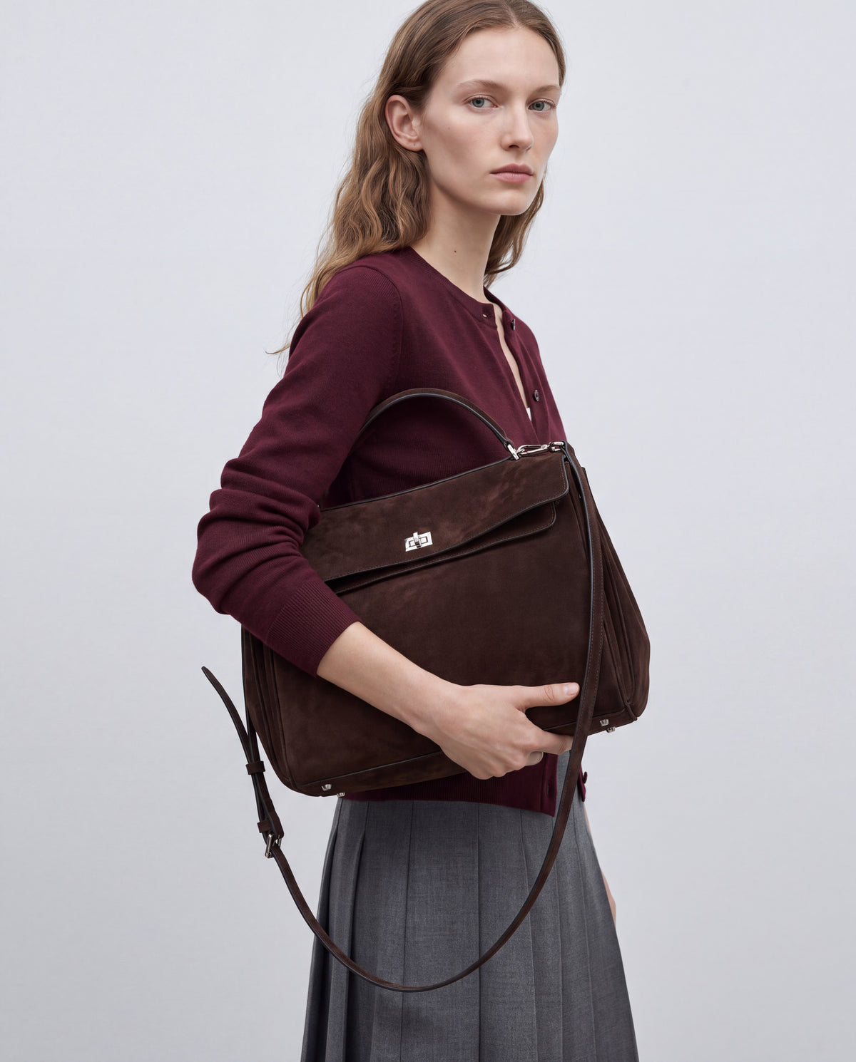 Dolce Medium bag in Espresso – worn by model, close-up