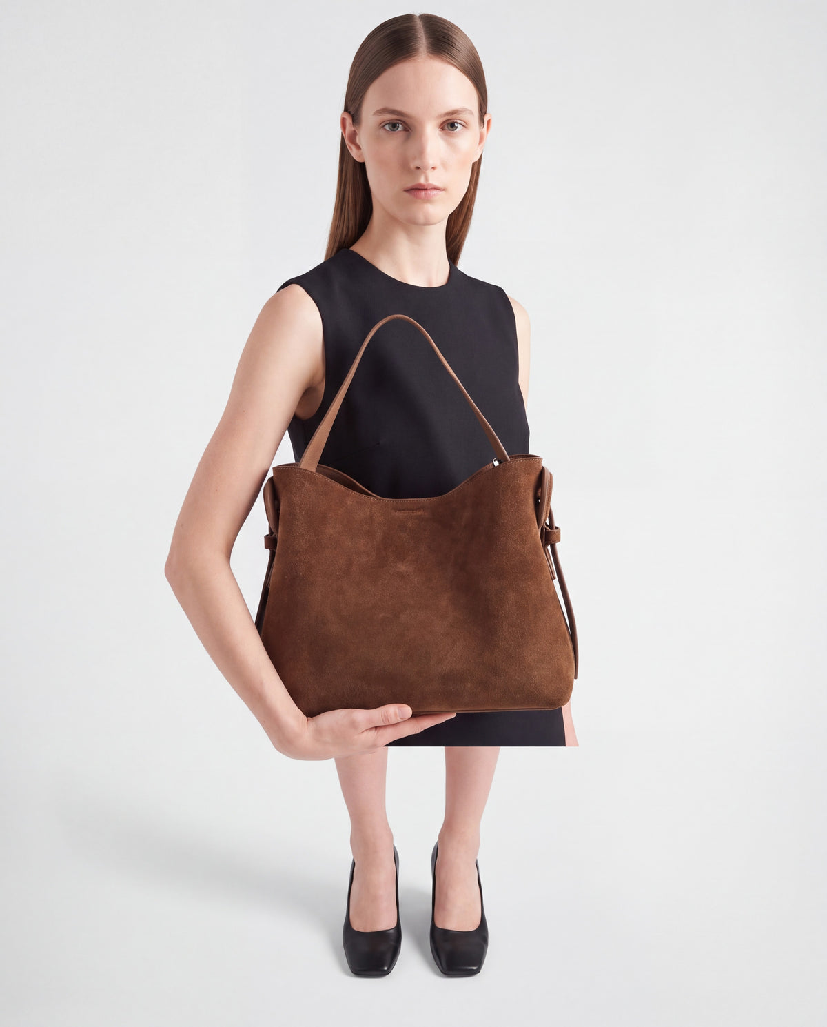 Duomo bag in Brown – worn by model, close-up
