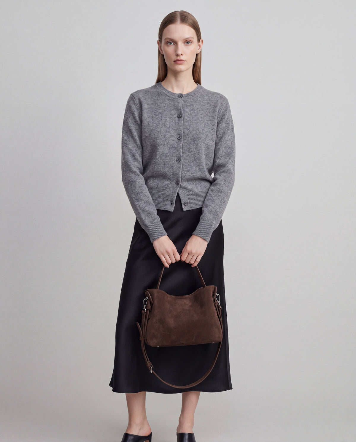 Duomo bag in Chocolate – worn by model, close-up