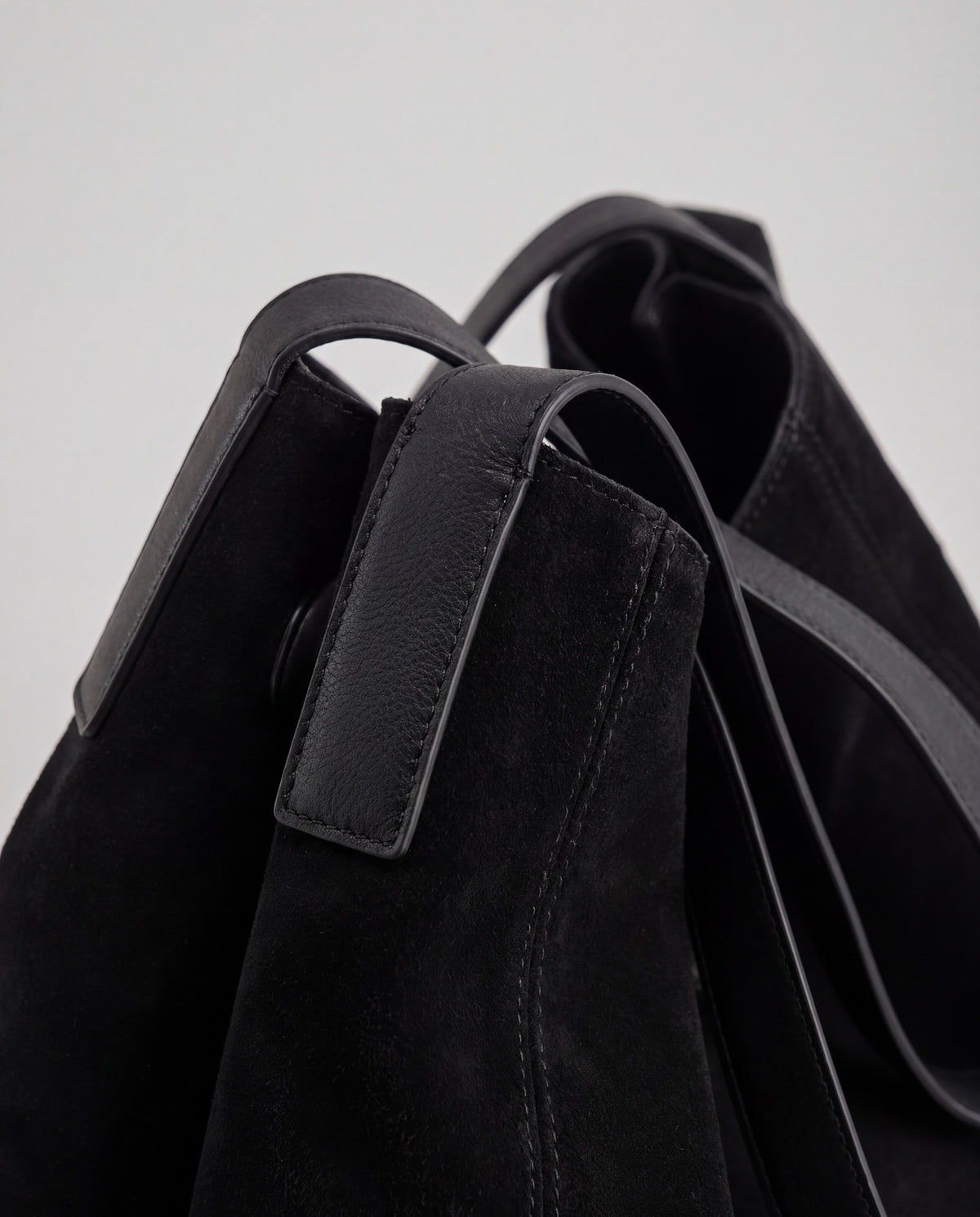 Fiato bag in Black – leather detail