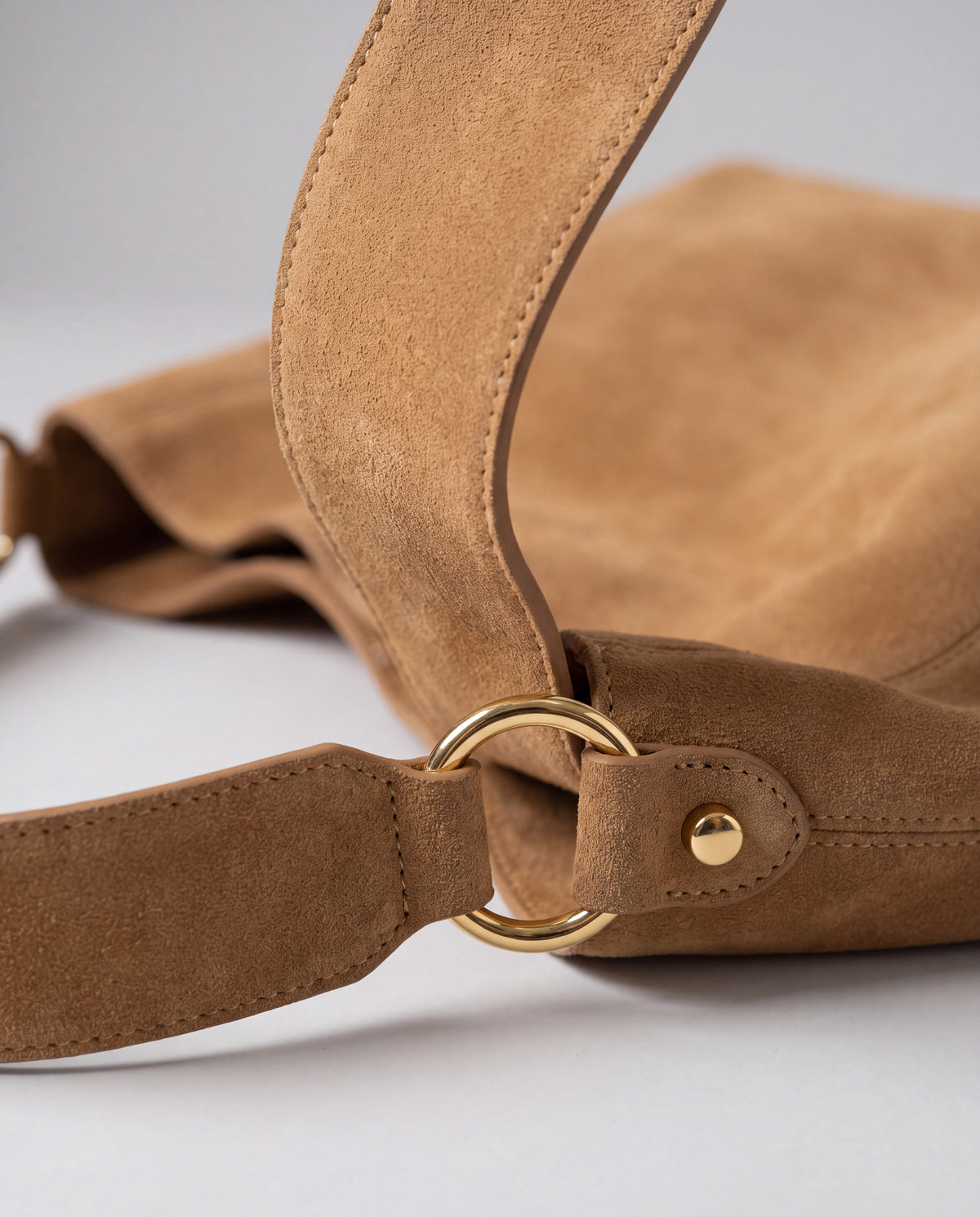 Fiato bag in Camel – hardware detail