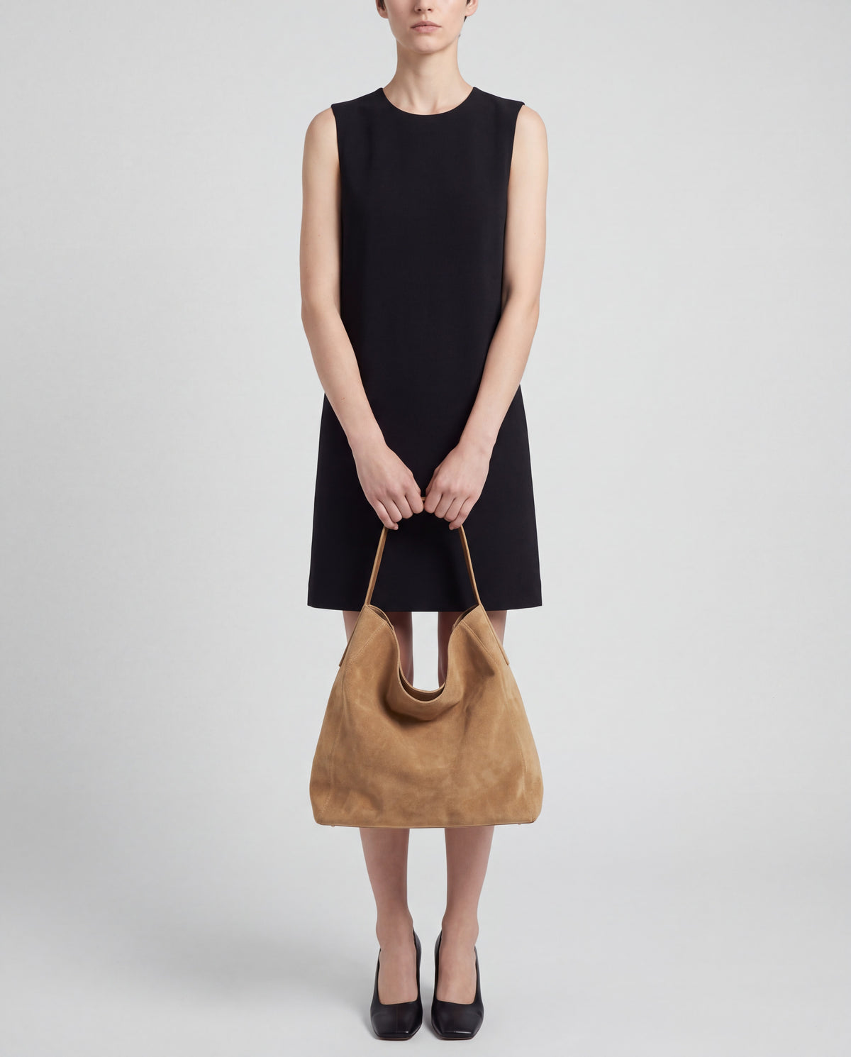 Fiato bag in Tan – worn by model, close-up