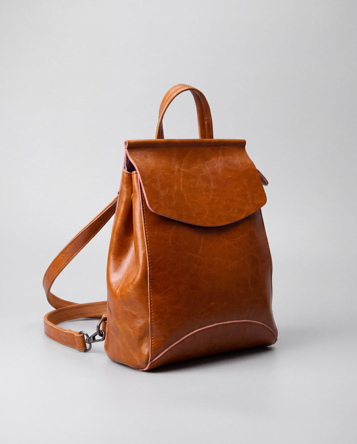 Forma bag in Brown – three-quarter view