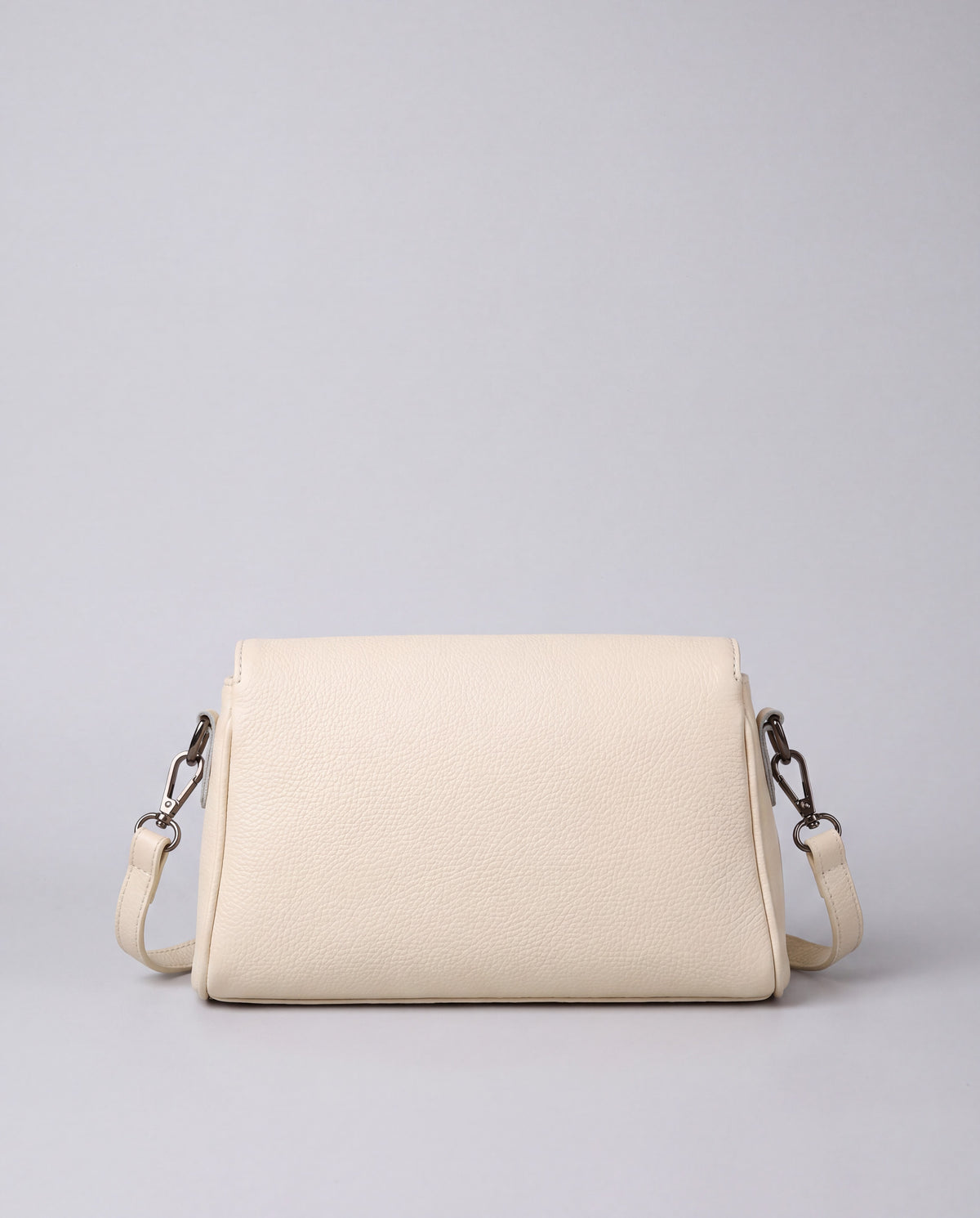 Fumo bag in Ivory – back view