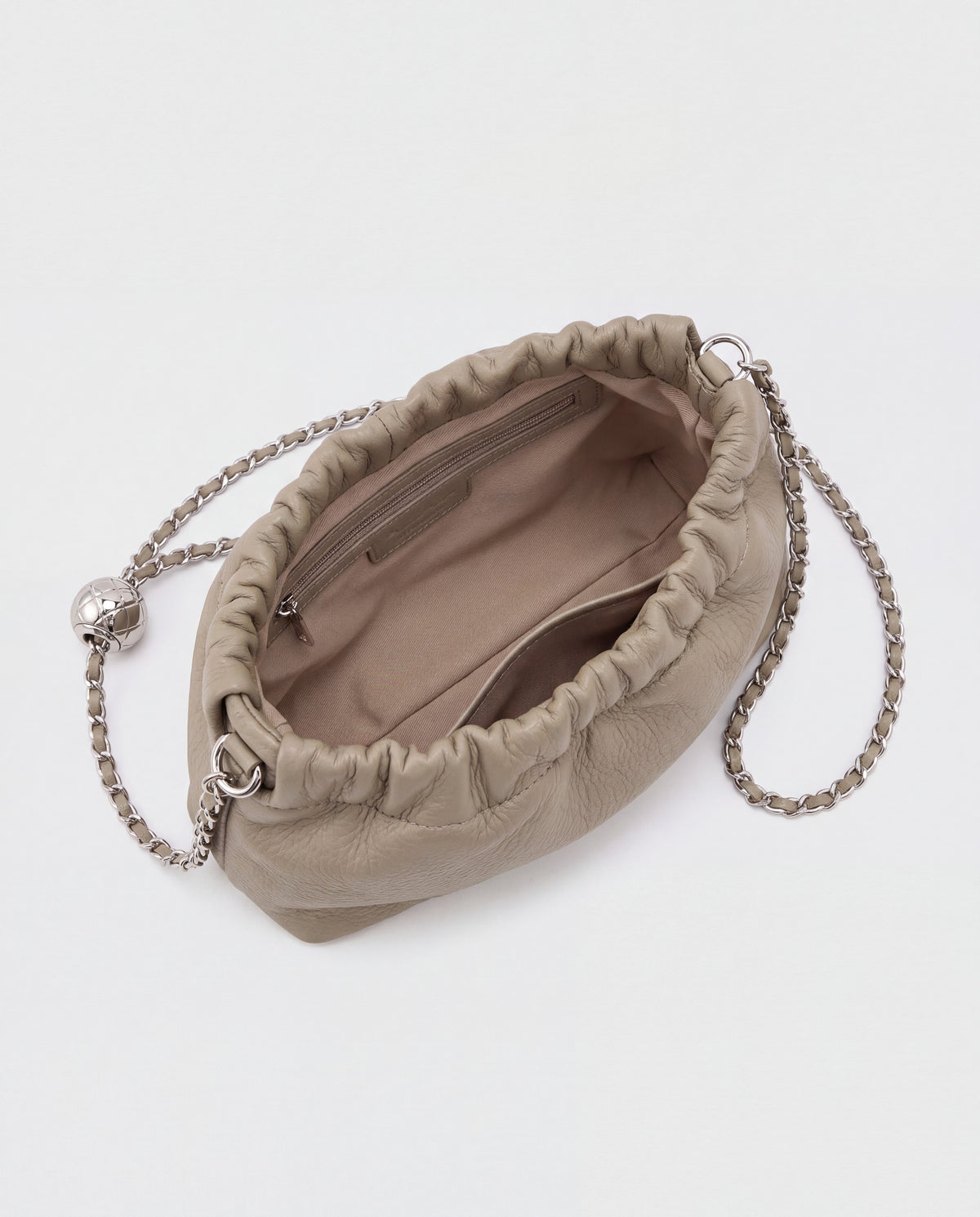 Giro bag in Taupe – interior view