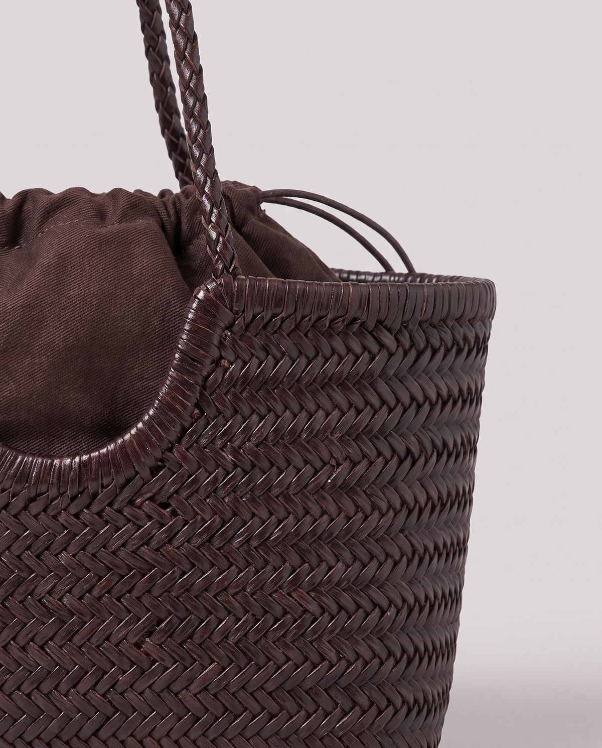 Leather close-up of the Valentina Gubbio bag in Chocolate