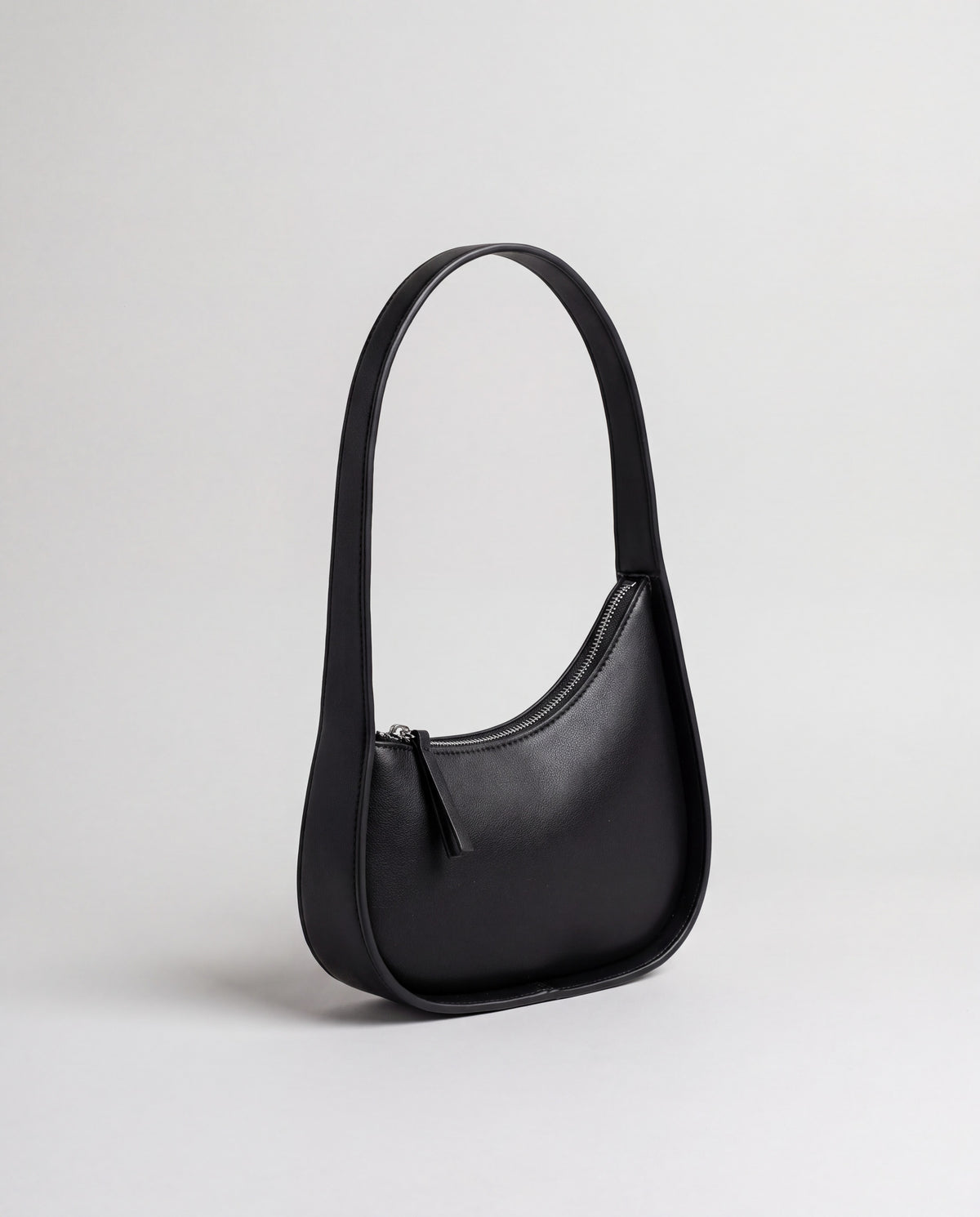 Muse bag in Black – three-quarter view