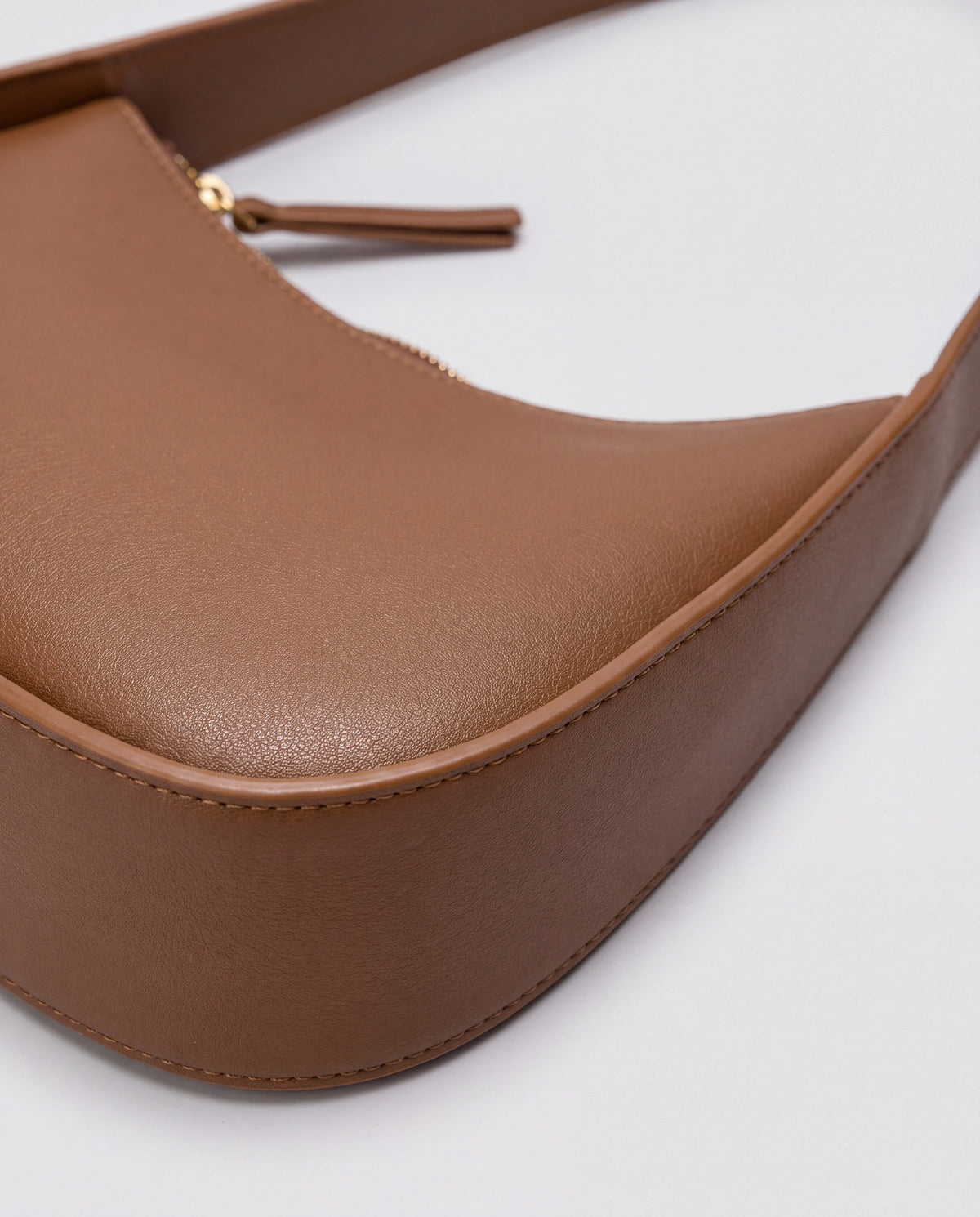 Muse bag in Caramel – leather detail