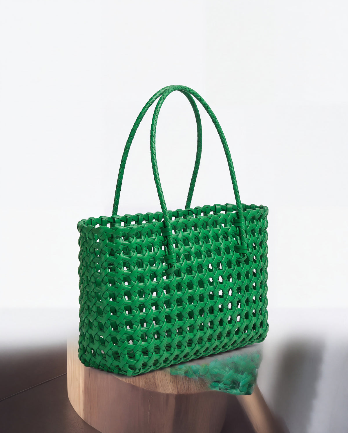 Lattice bag in Green – three-quarter view