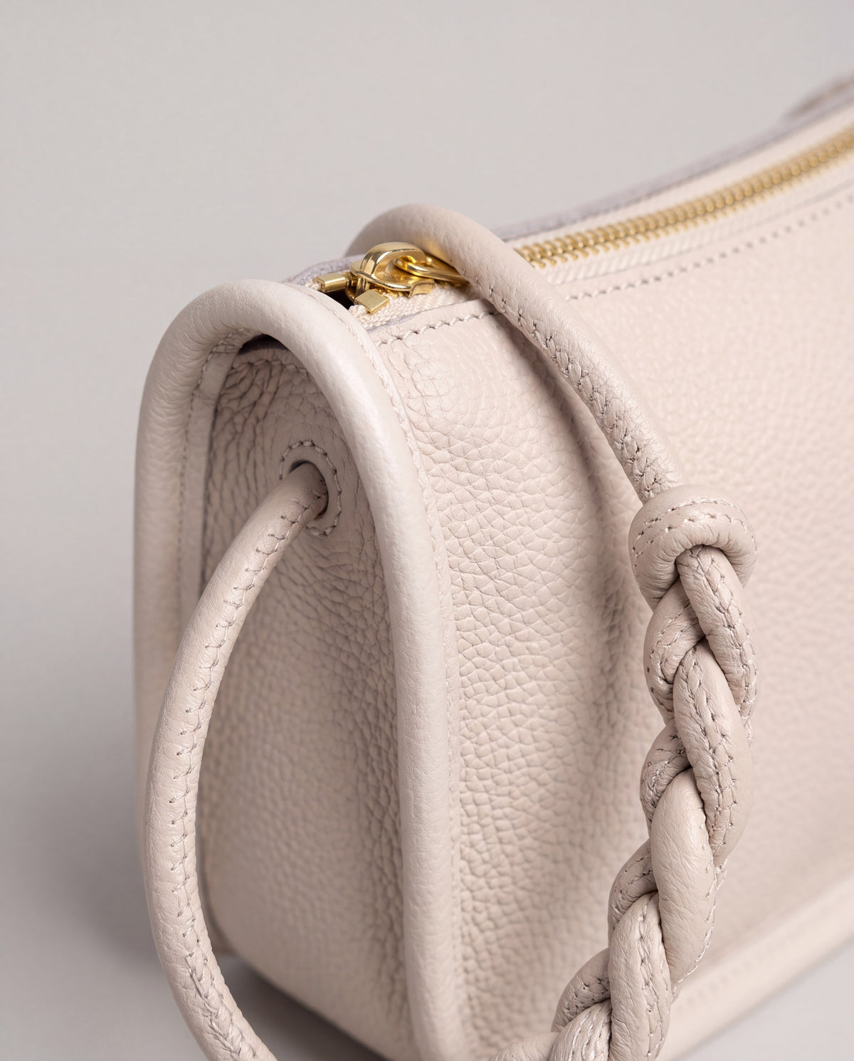 Lago bag in Ivory – hardware detail