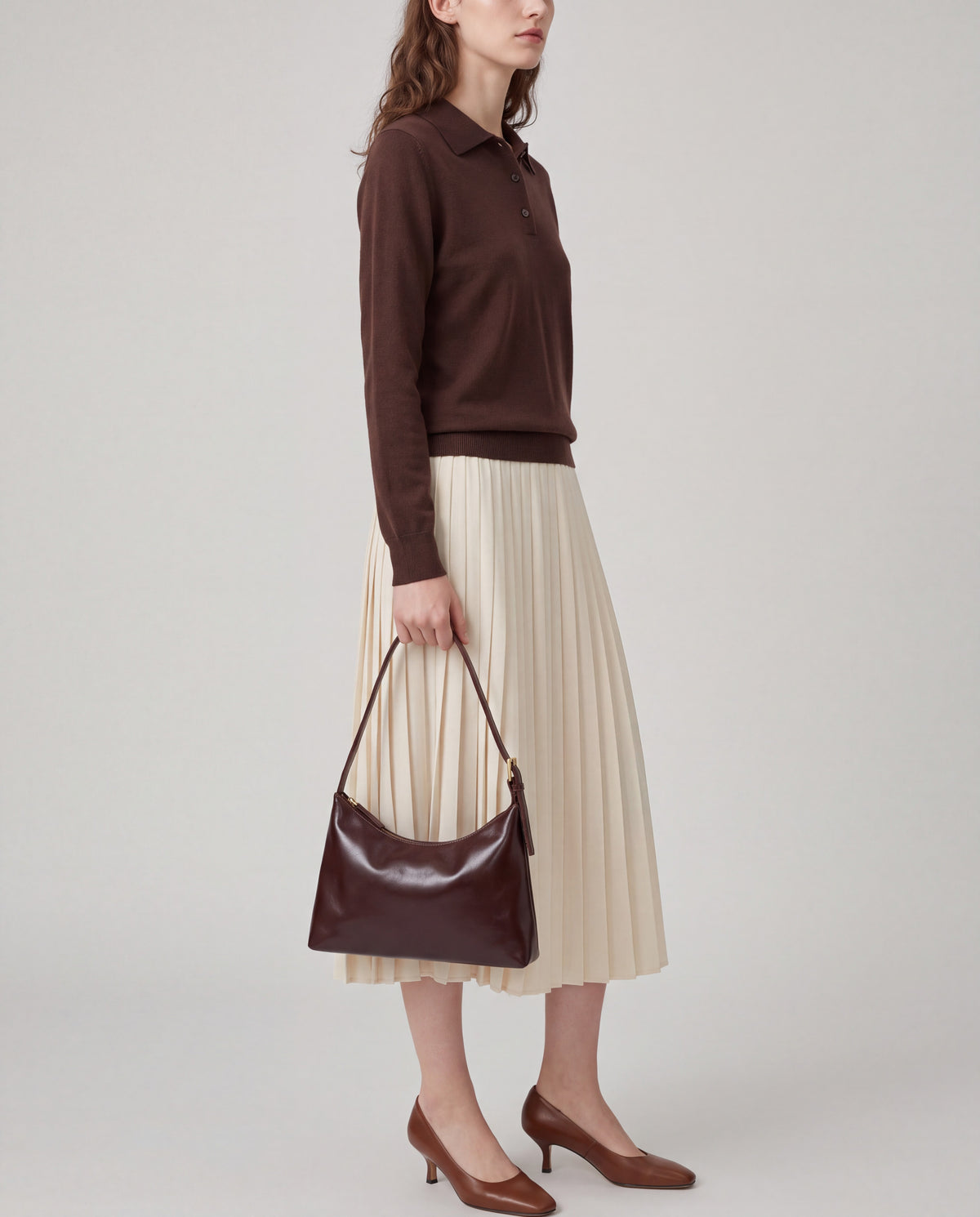 Lana bag in Chocolate – worn by model, close-up
