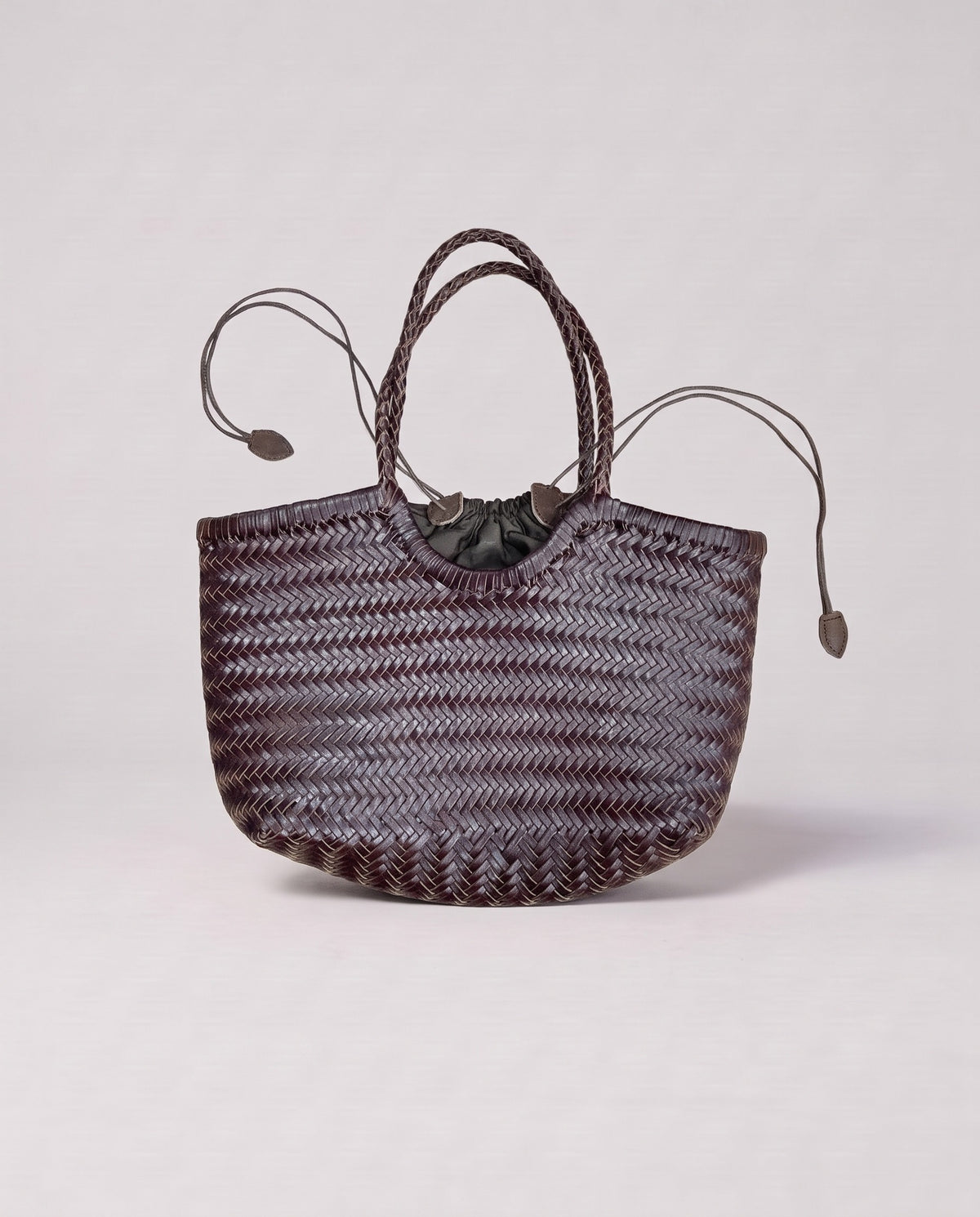 Valentina Lecce bag in Chocolate, three-quarter view