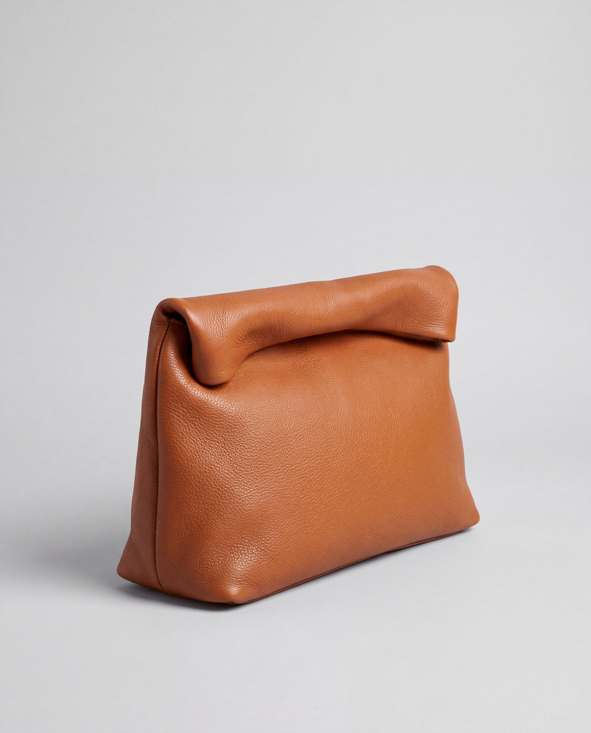 Lido bag in Caramel – three-quarter view