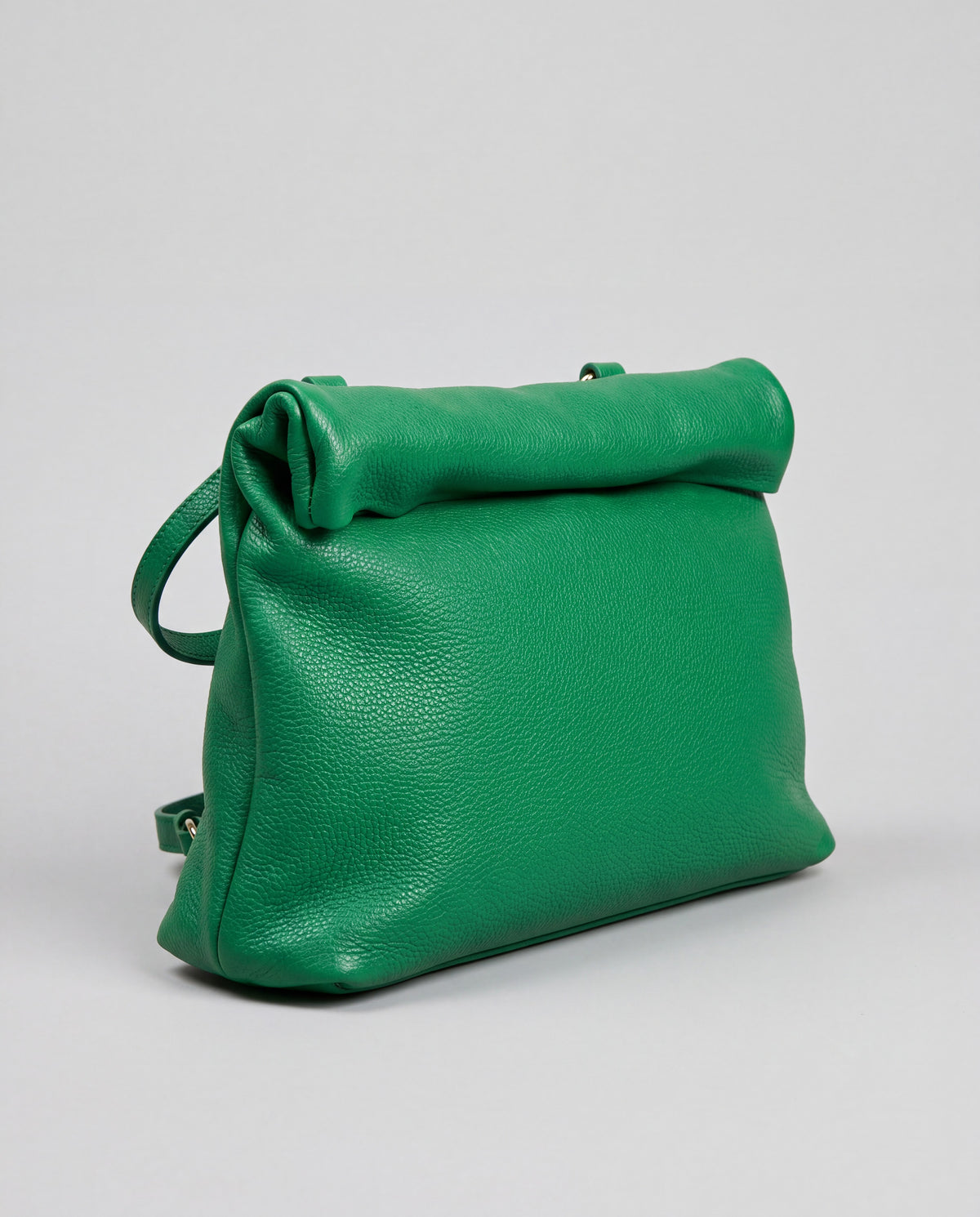 Lido bag in Green – three-quarter view