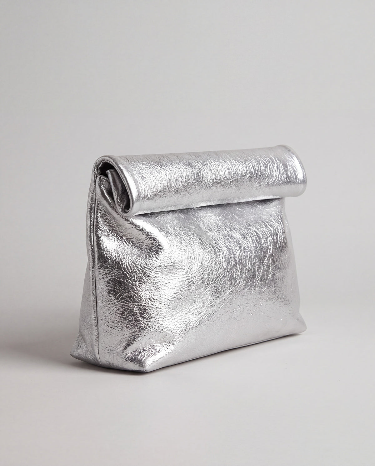Lido bag in Silver – three-quarter view