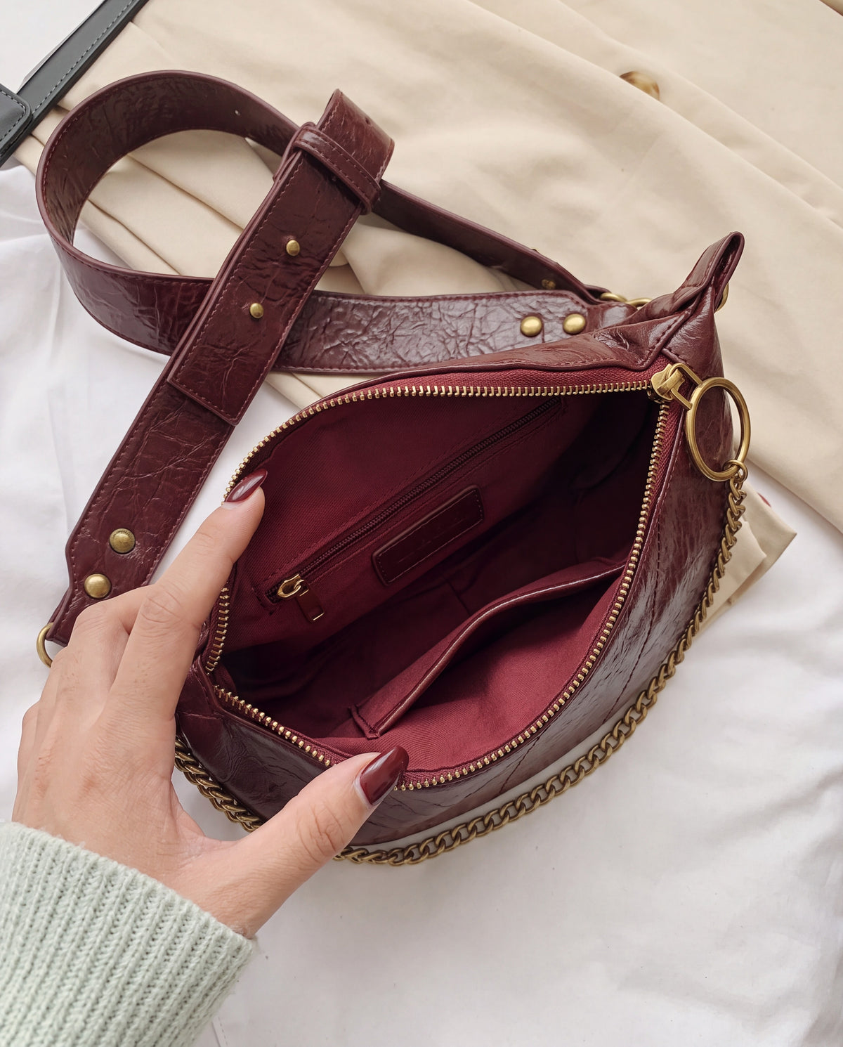 Luna bag in Red – interior view