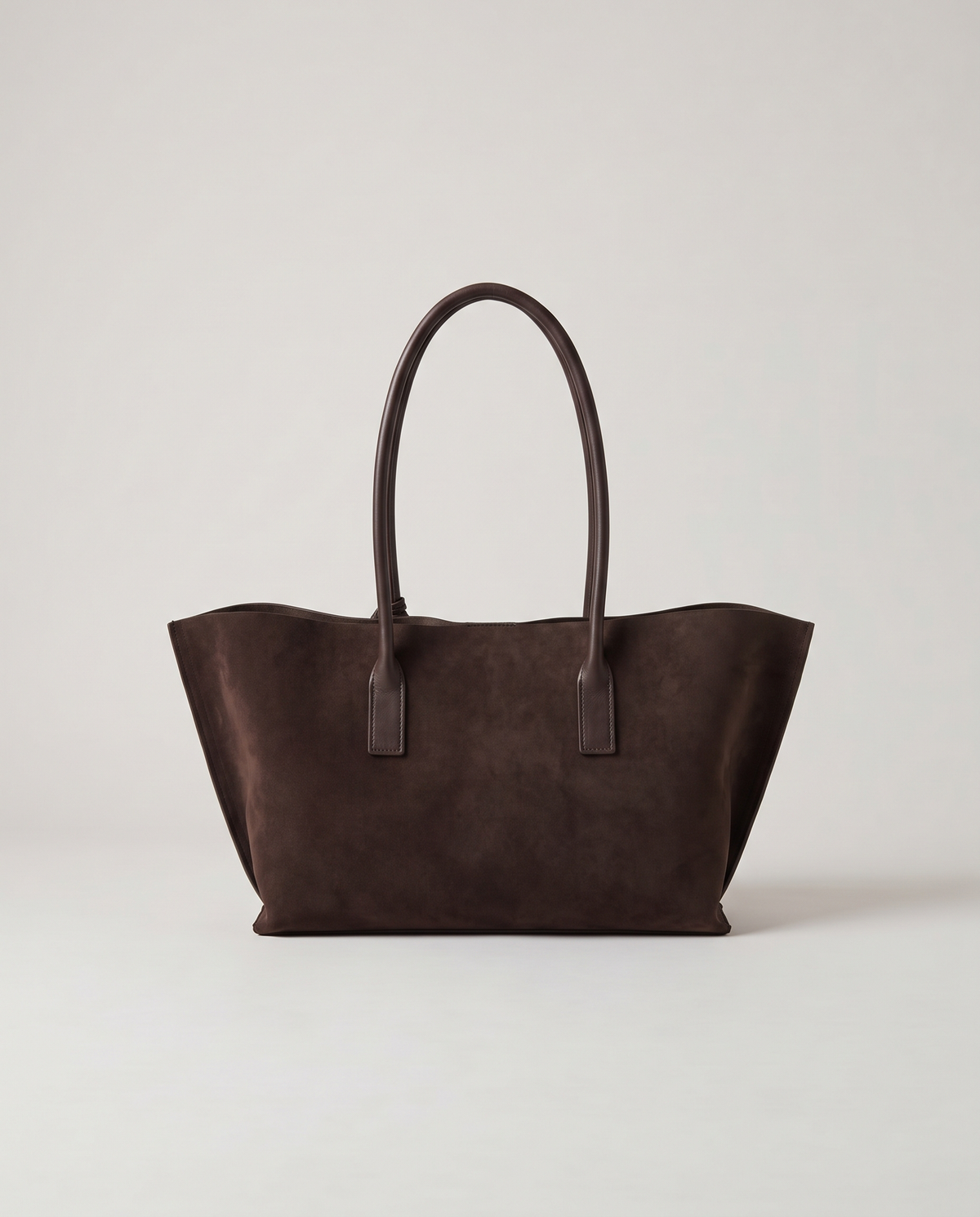 Noce tote in chocolate, back view