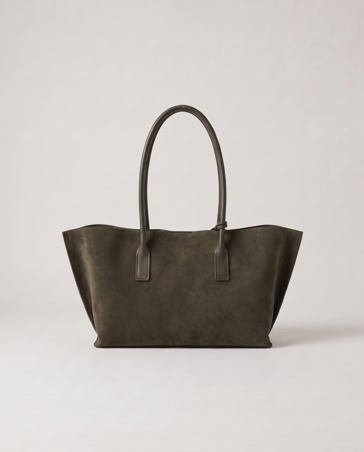 Noce tote in olive, back view