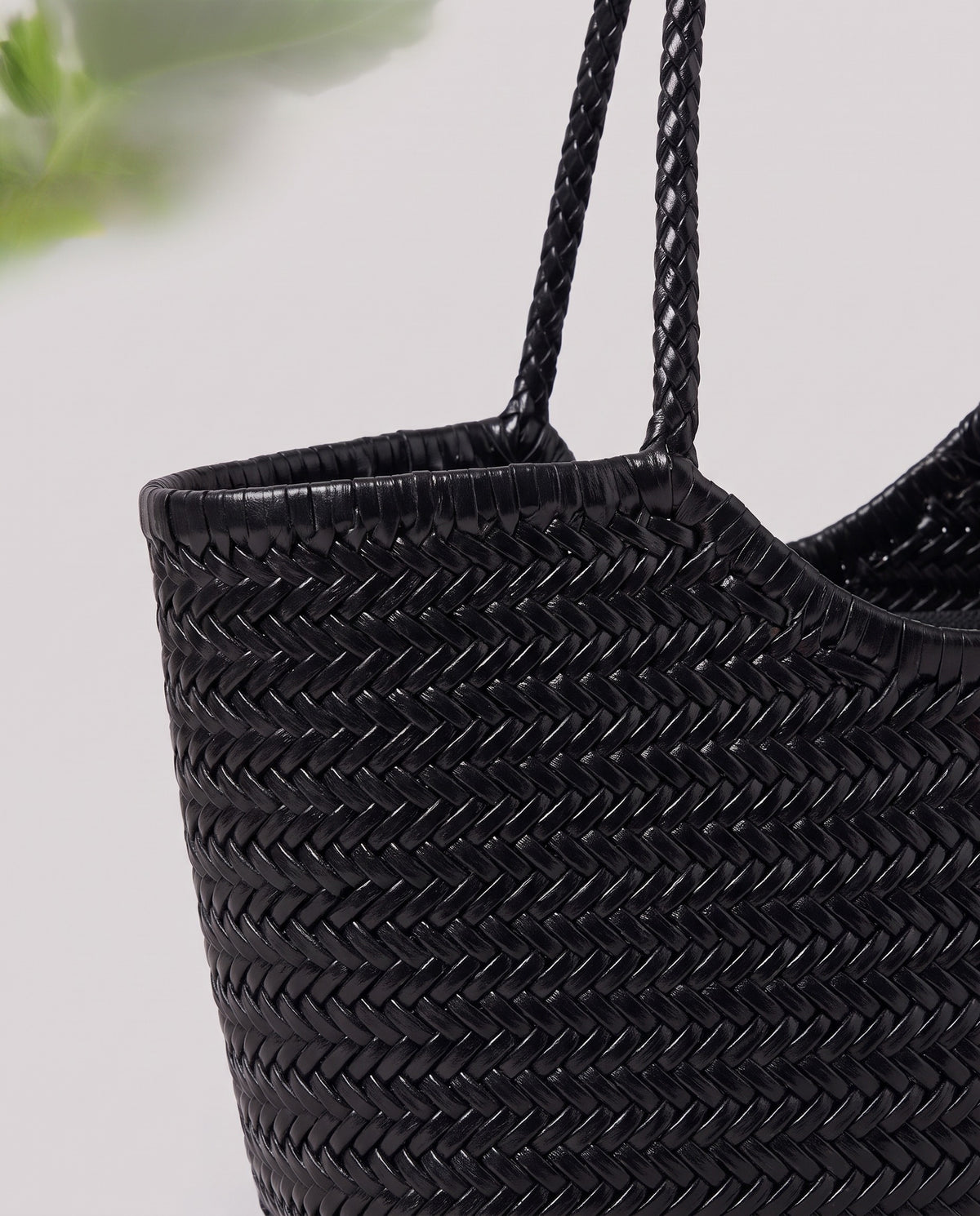 Leather close-up of the Valentina Noto Small bag in Black