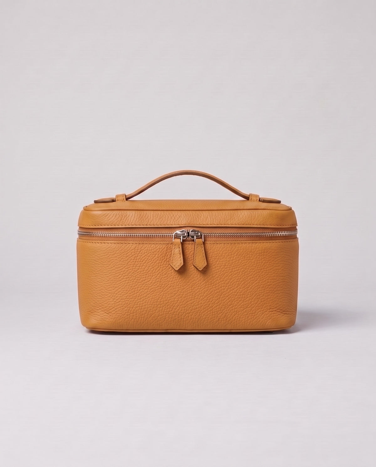 Valentina Orvieto Small top-handle bag in Camel leather, front view
