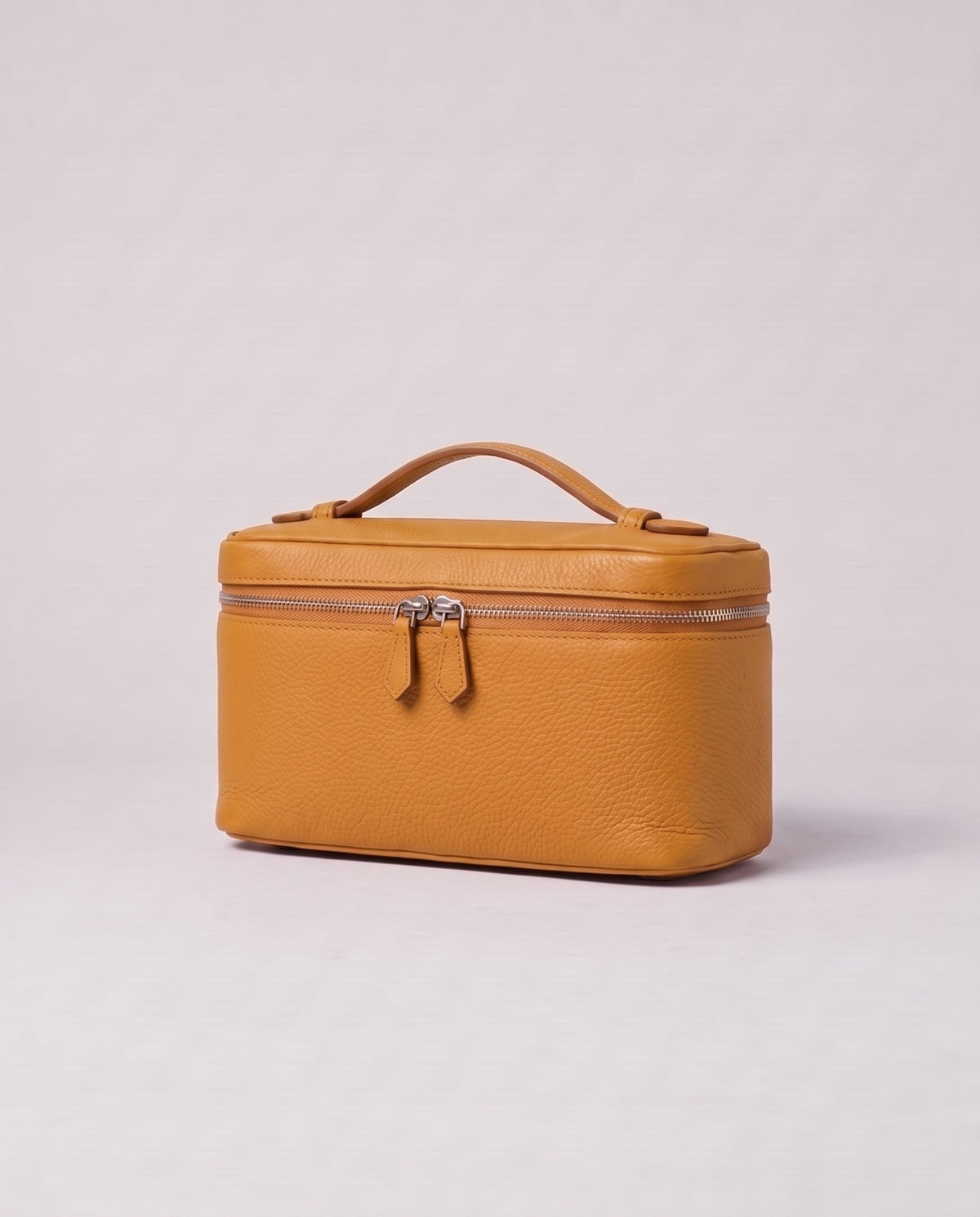 Valentina Orvieto Small top-handle bag in Camel leather, three-quarter view