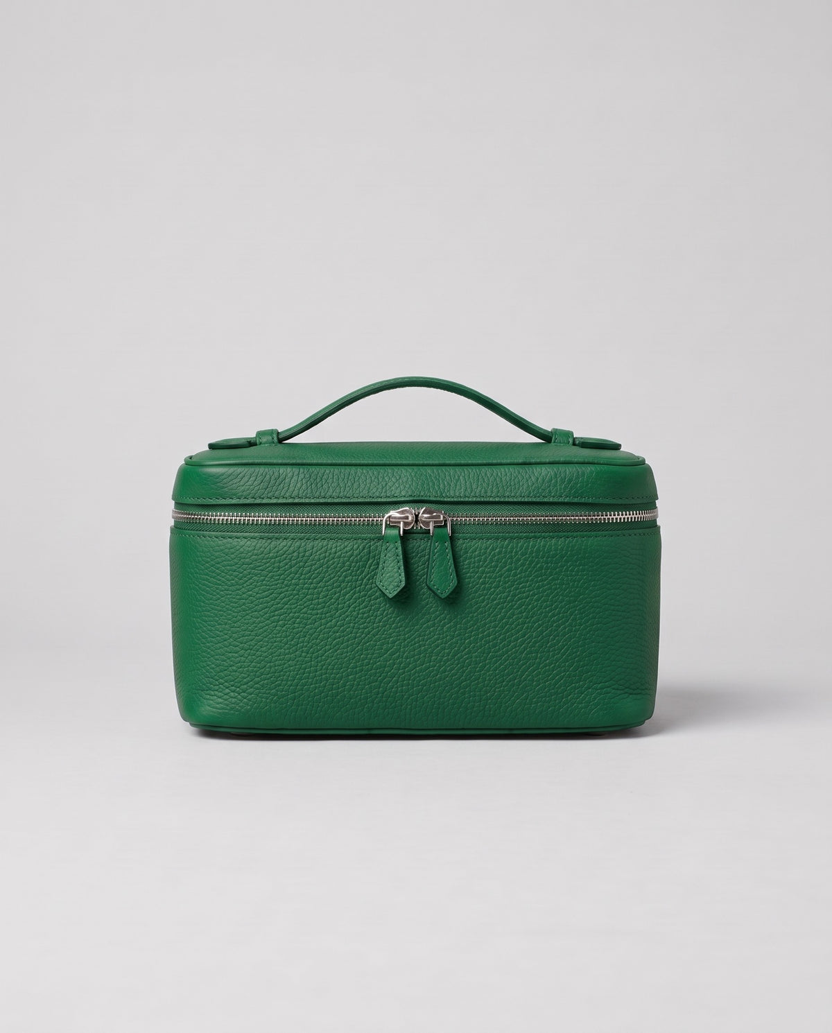 Orvieto pebbled leather vanity case in Green – front view