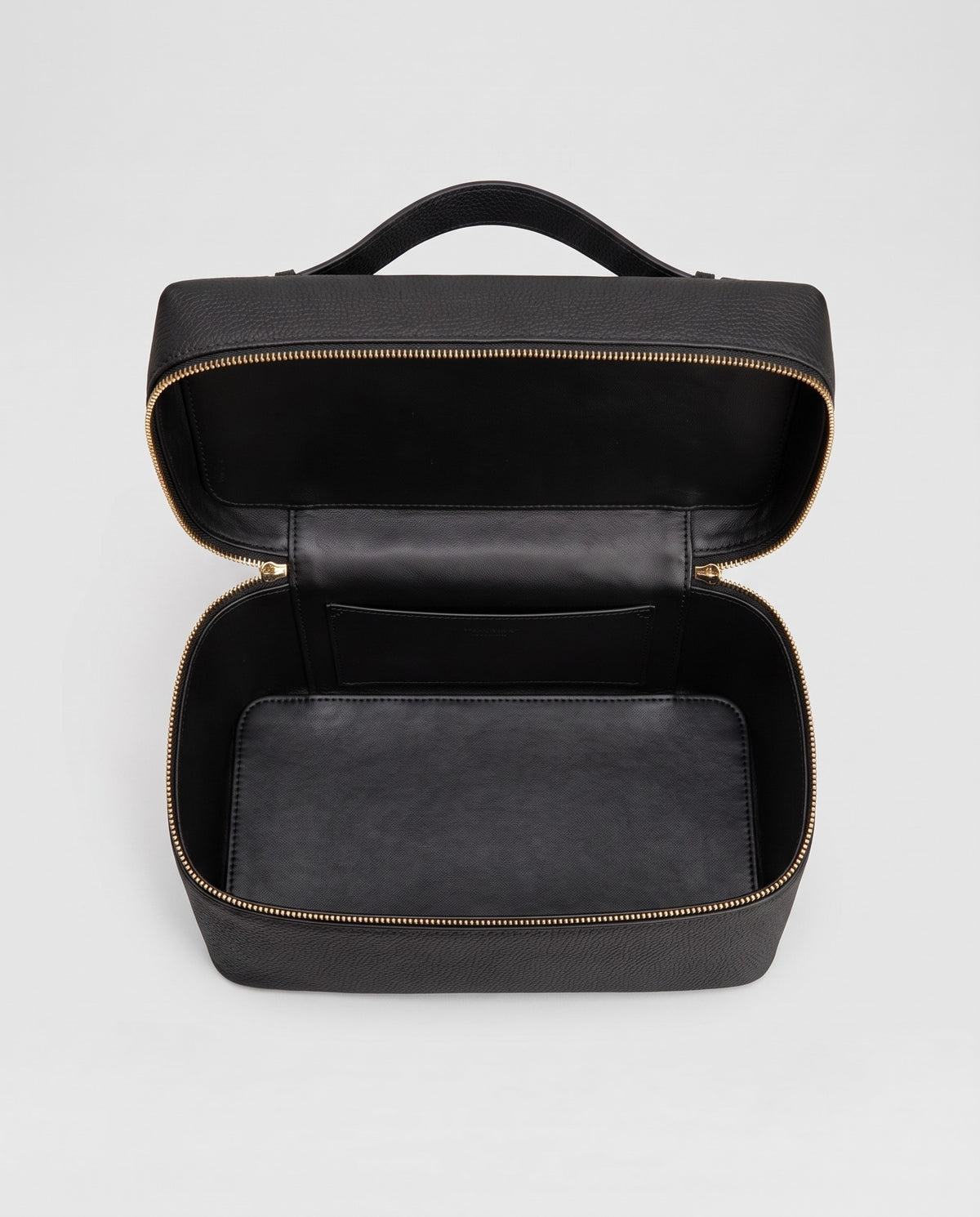 Inside view of the Orvieto vanity case in Black