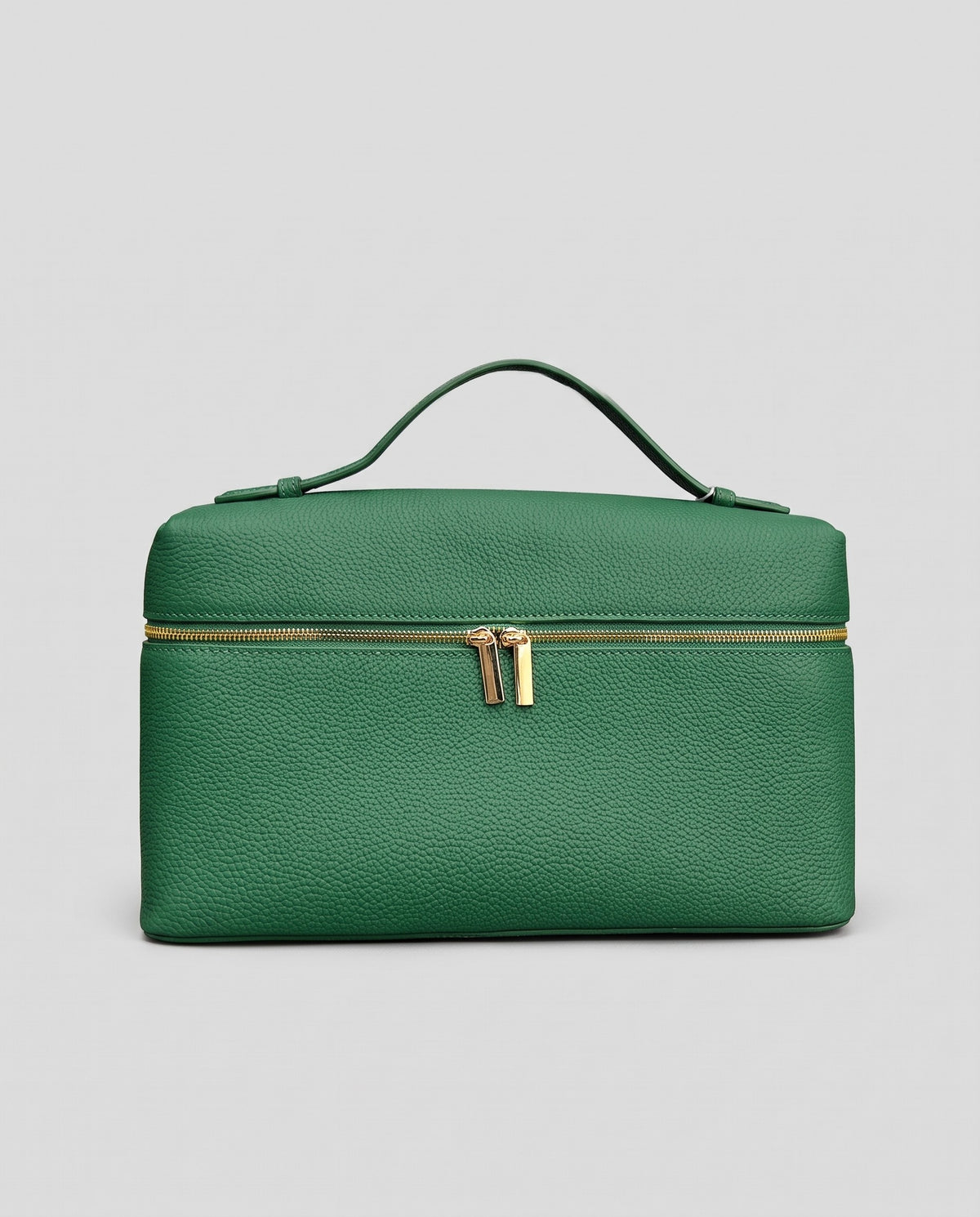 Orvieto pebbled leather vanity case in Green – front view