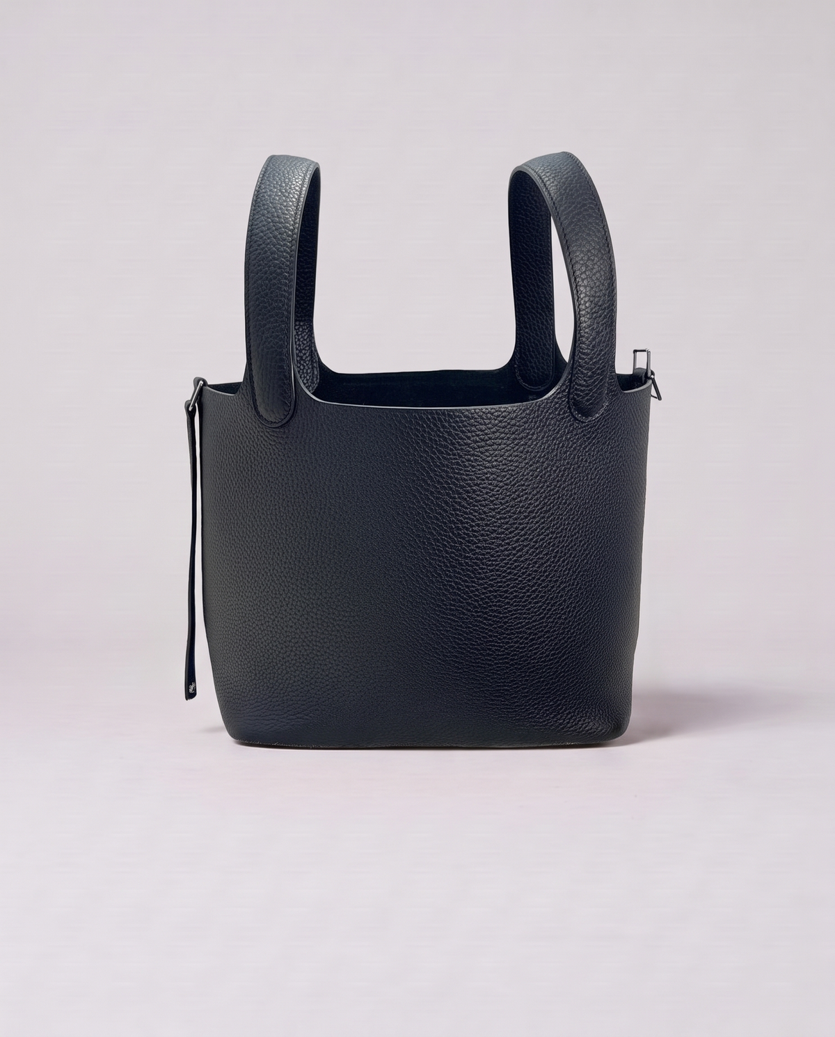 Valentina Ostuni Small bag in Black, back view