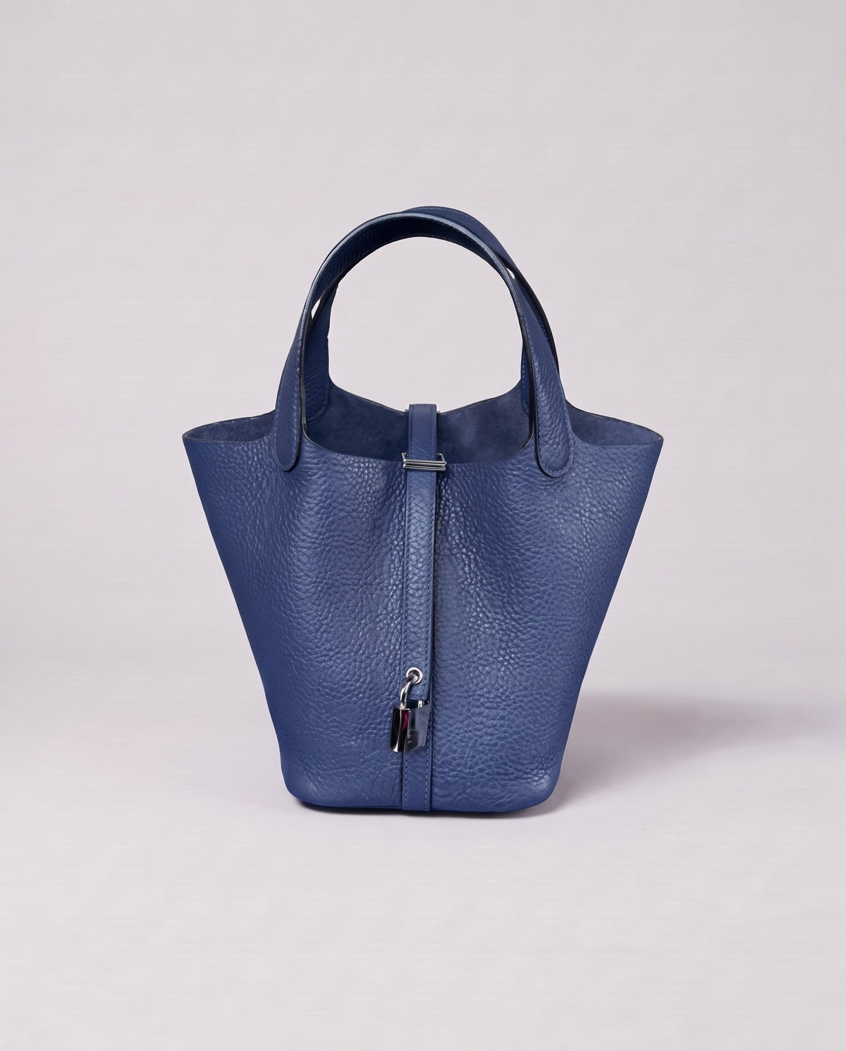Valentina Ostuni Small bag in Navy, three-quarter view