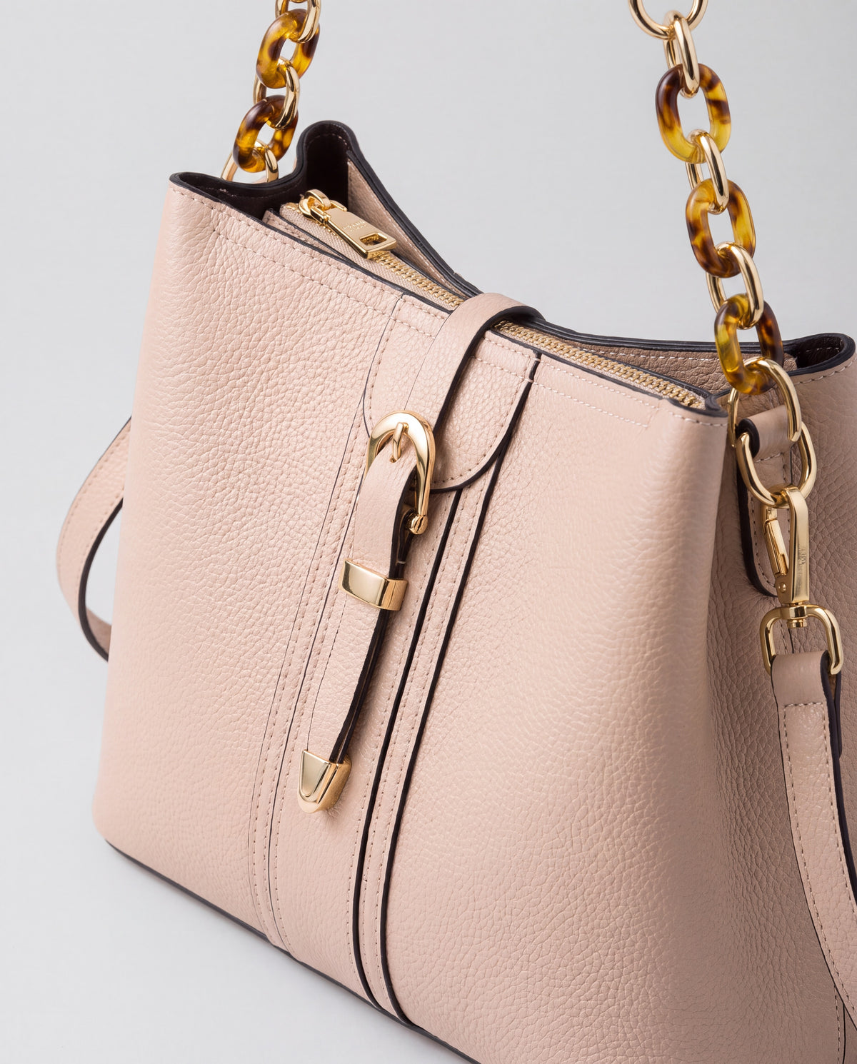 Outline bag in Beige – hardware detail