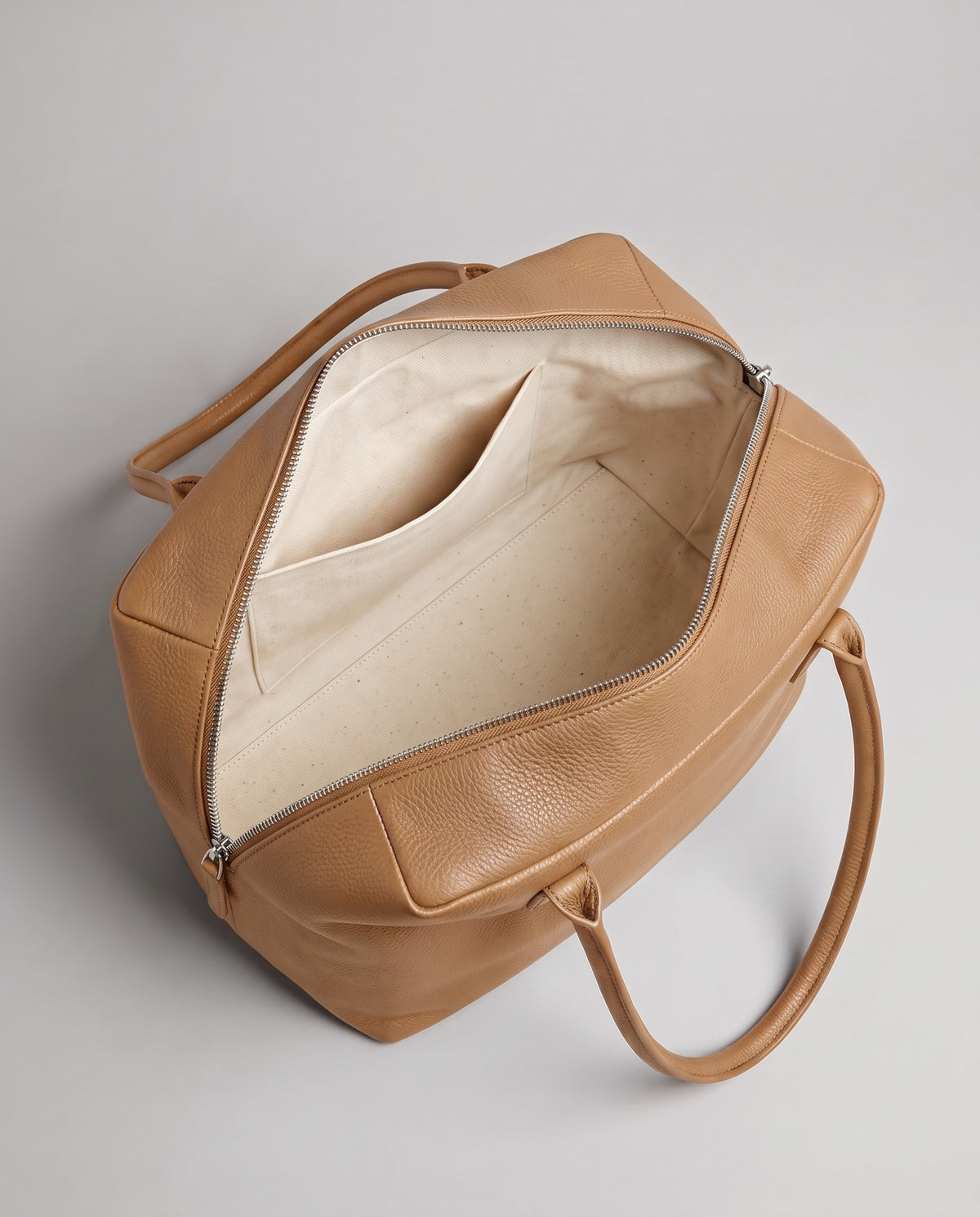 Pavia leather tote in Camel – inside view