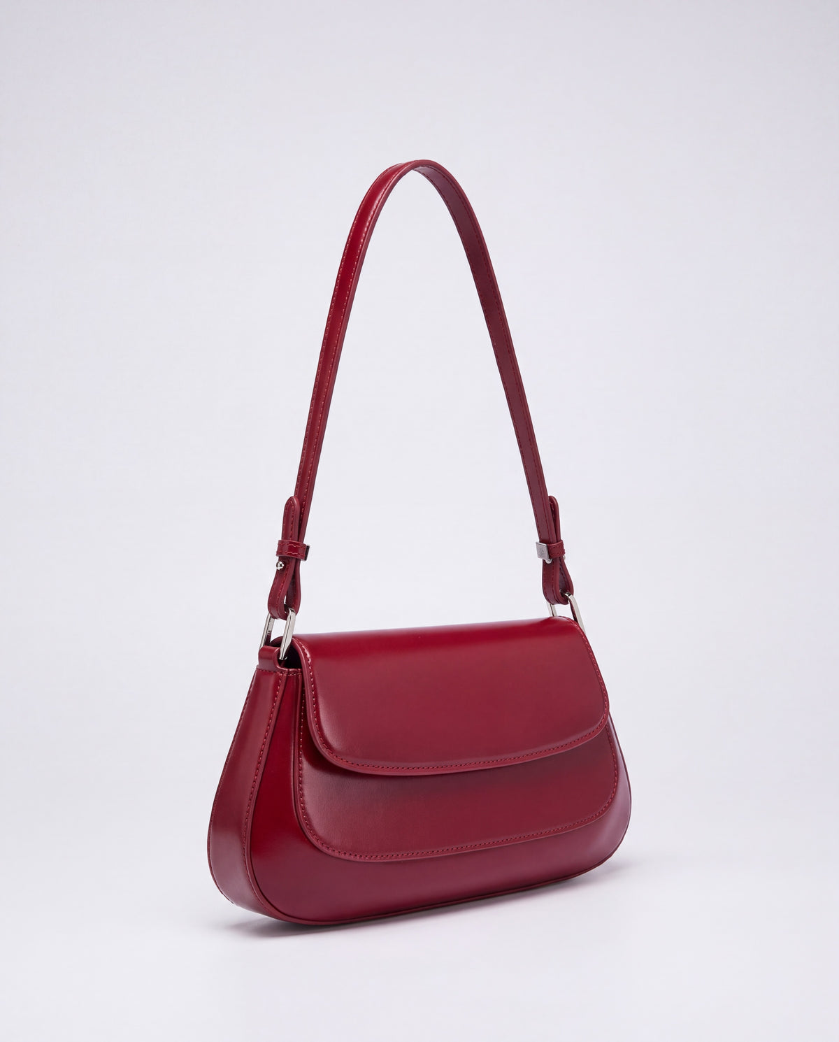 Rue bag in Red – three-quarter view