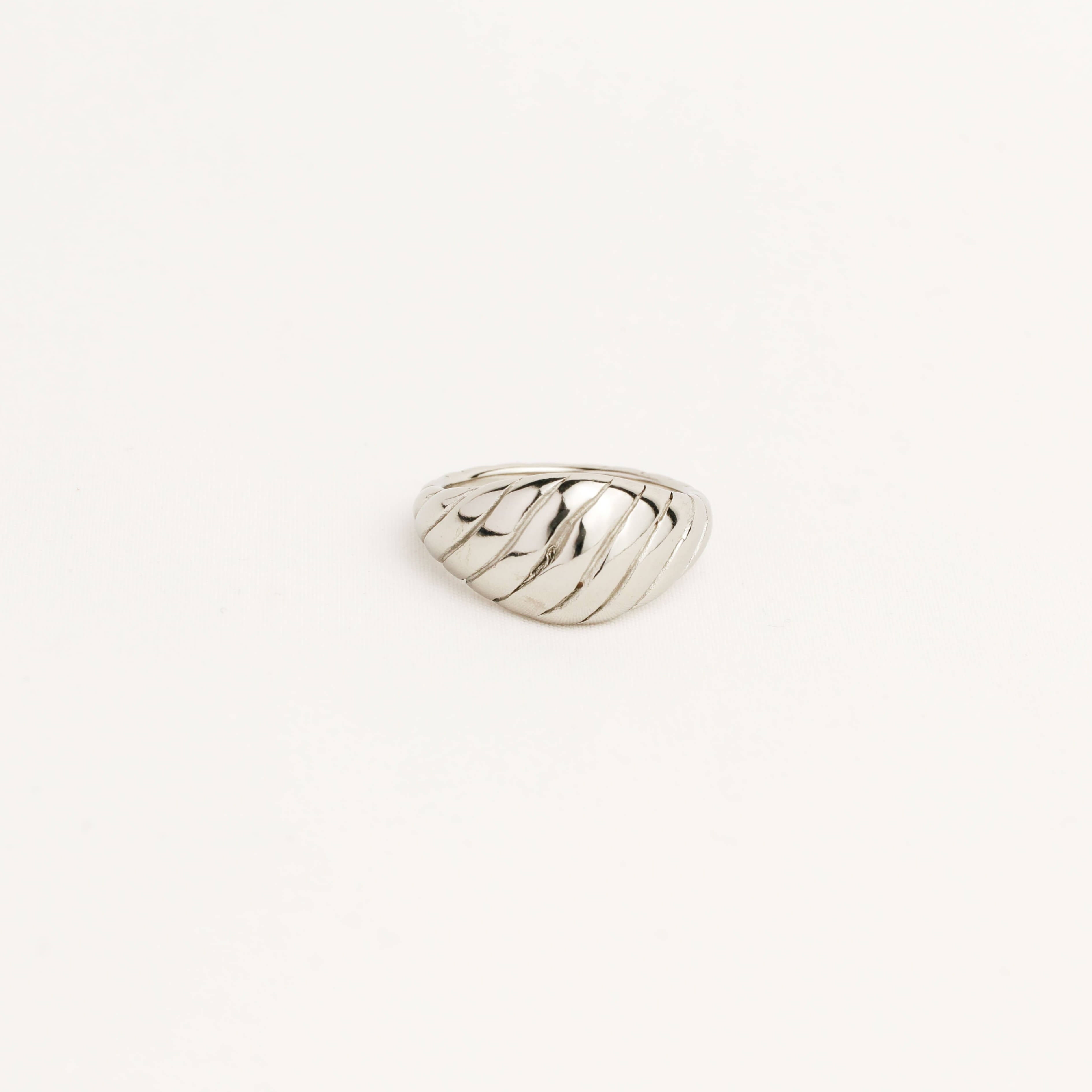 Croissant ring silver