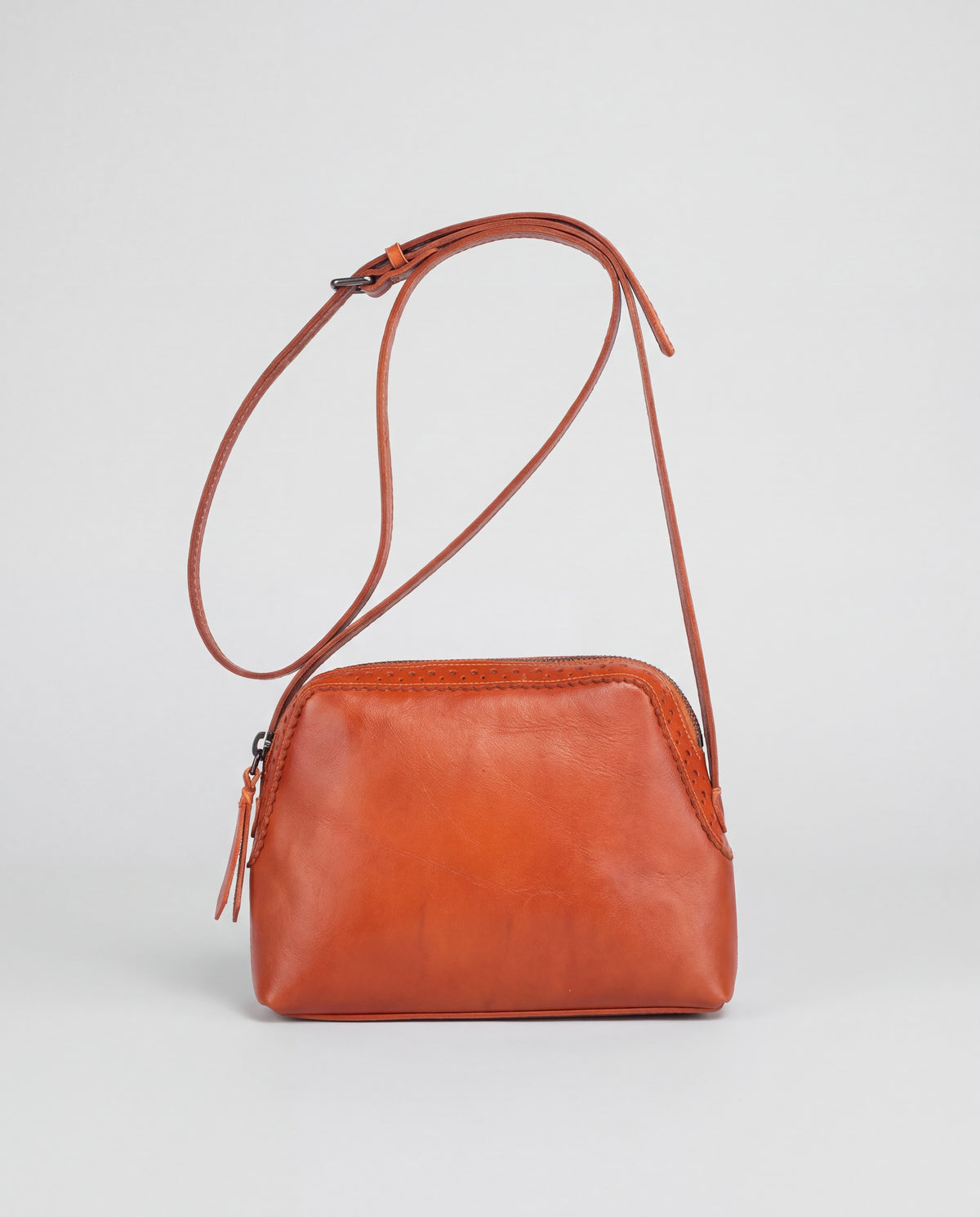 Shell bag in Brown – front view
