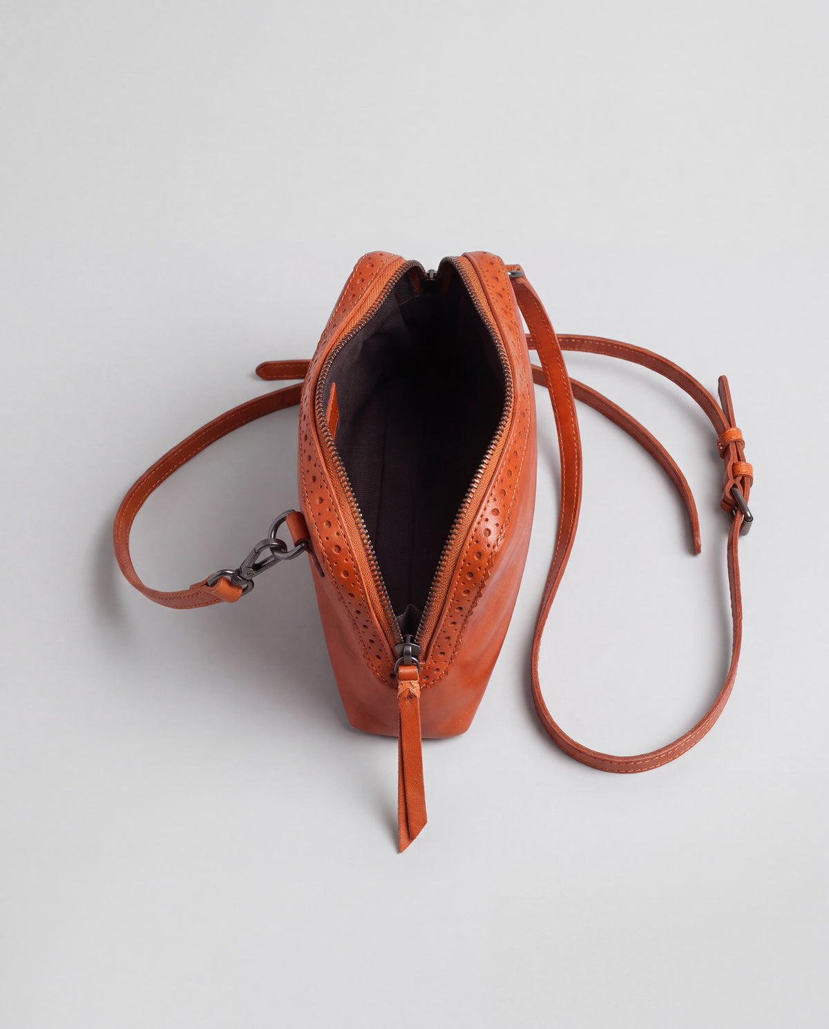 Shell bag in Brown – inside view
