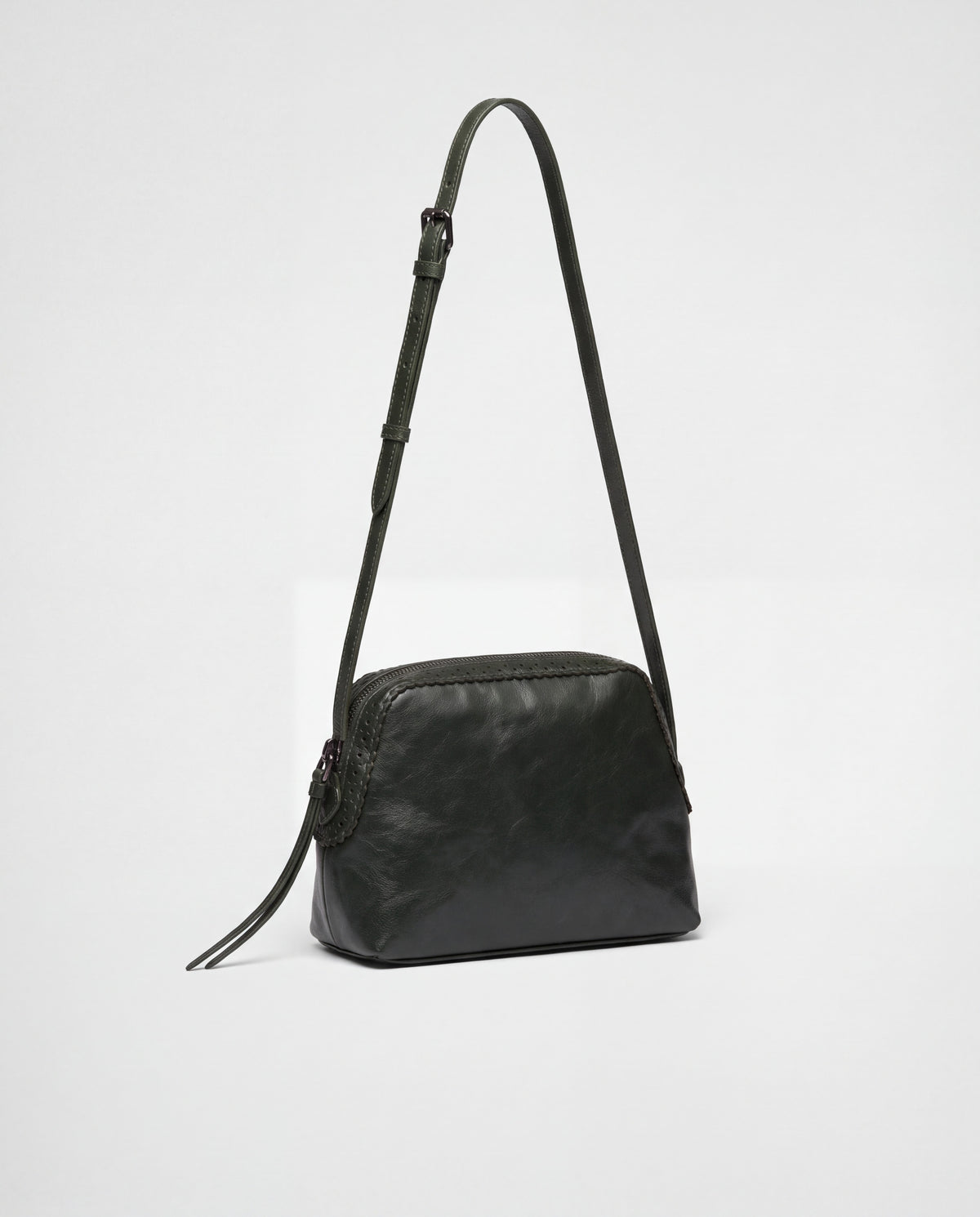 Shell bag in Green – three-quarter view