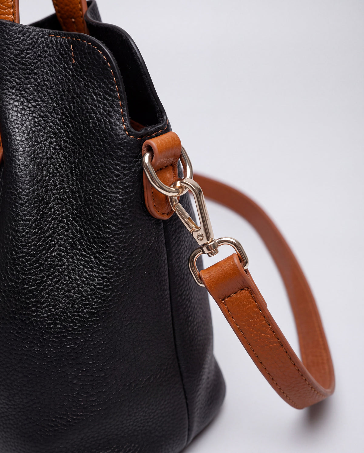 Soft Leather Tote Bag bag in Black – hardware detail