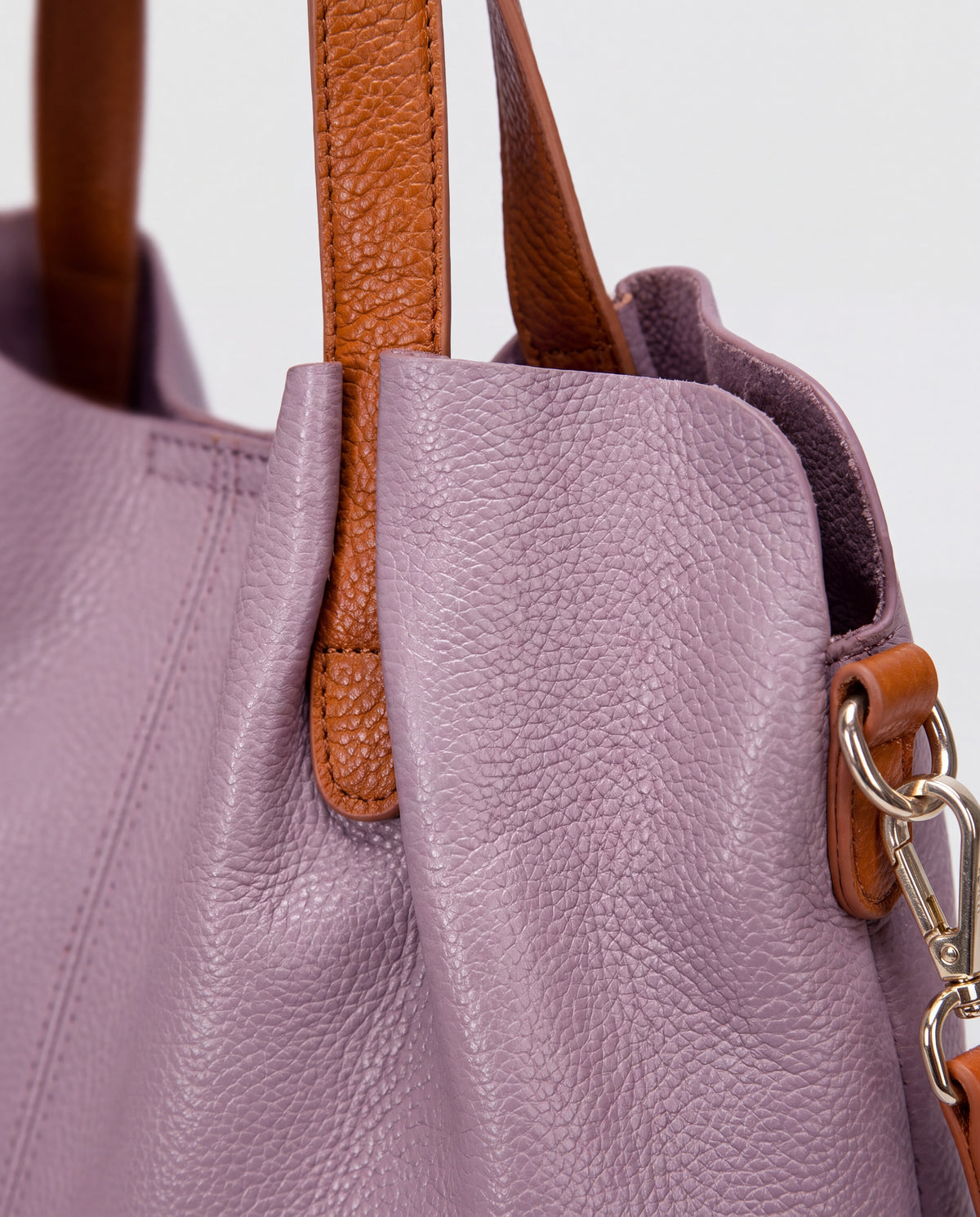 Soft Leather Tote Bag bag in Lavender – leather detail