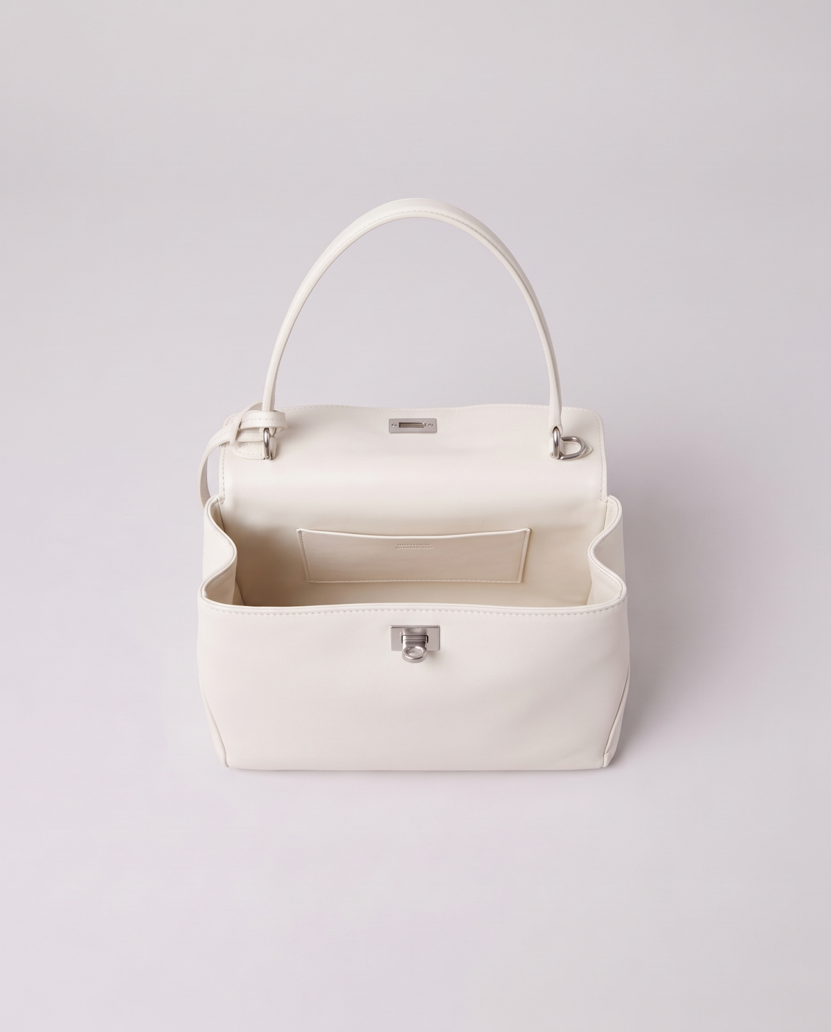 Inside the Valentina Tinto Large bag in White