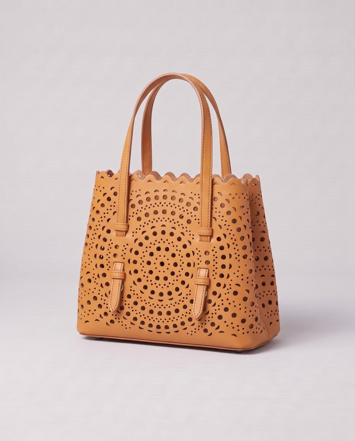 Valentina Urbino Small bag in Apricot, three-quarter view