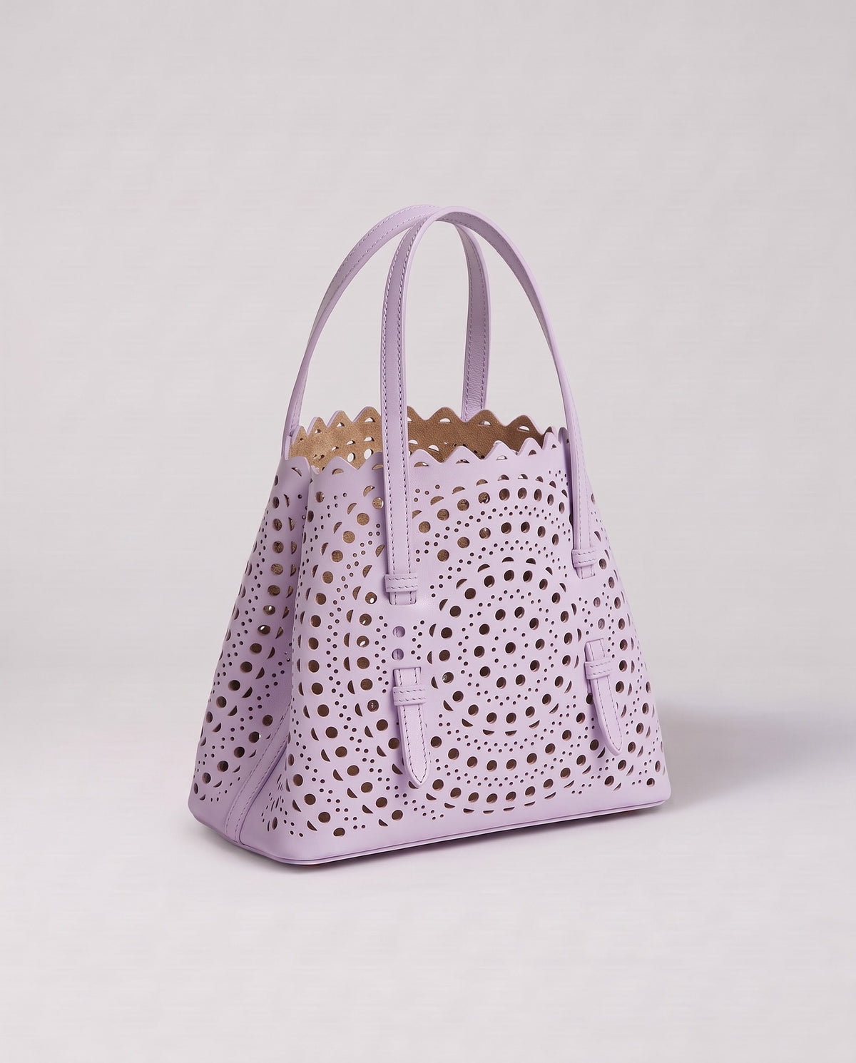 Valentina Urbino Small bag in Lavender, three-quarter view