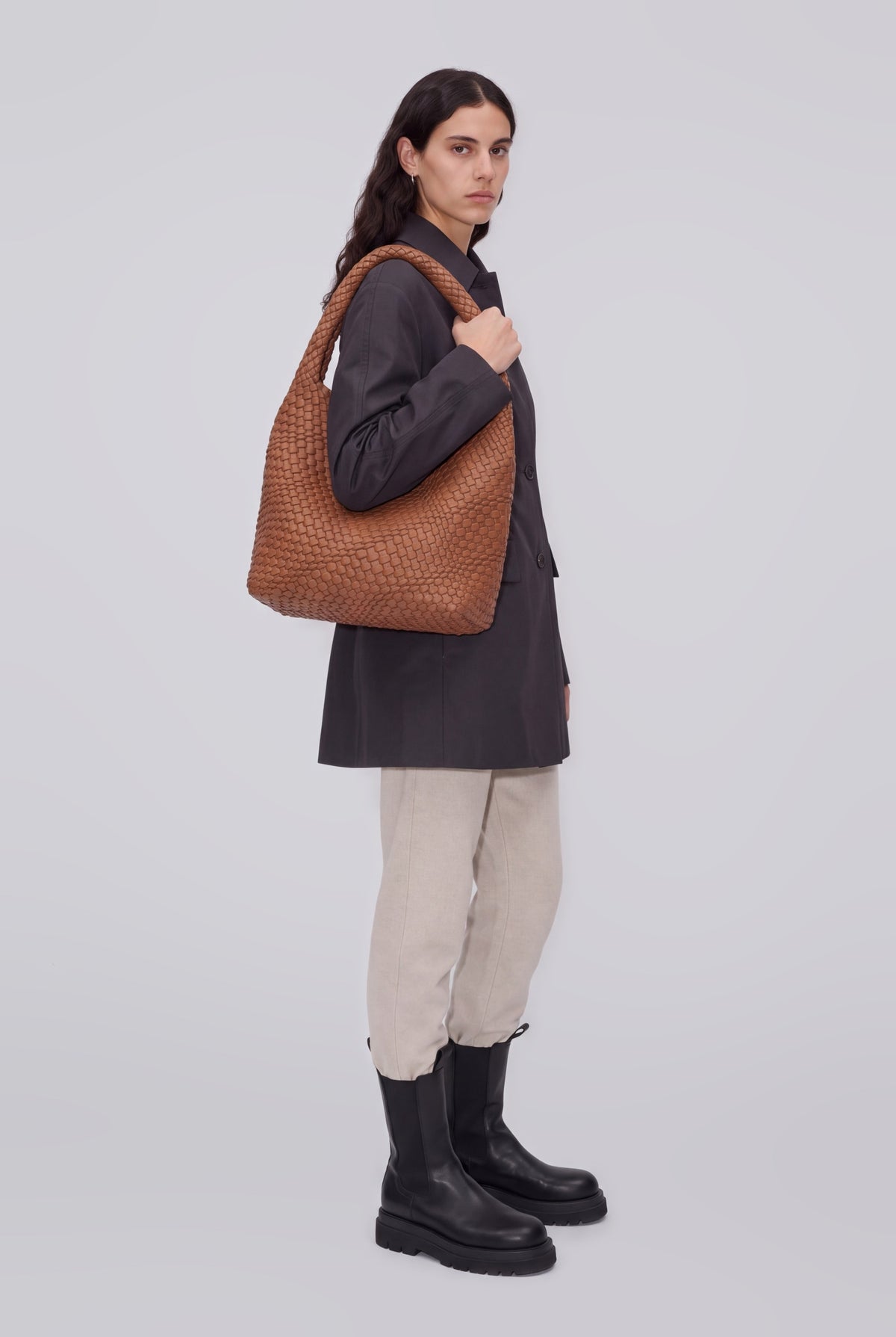 Axis brown woven handbag worn on the shoulder - Valentina